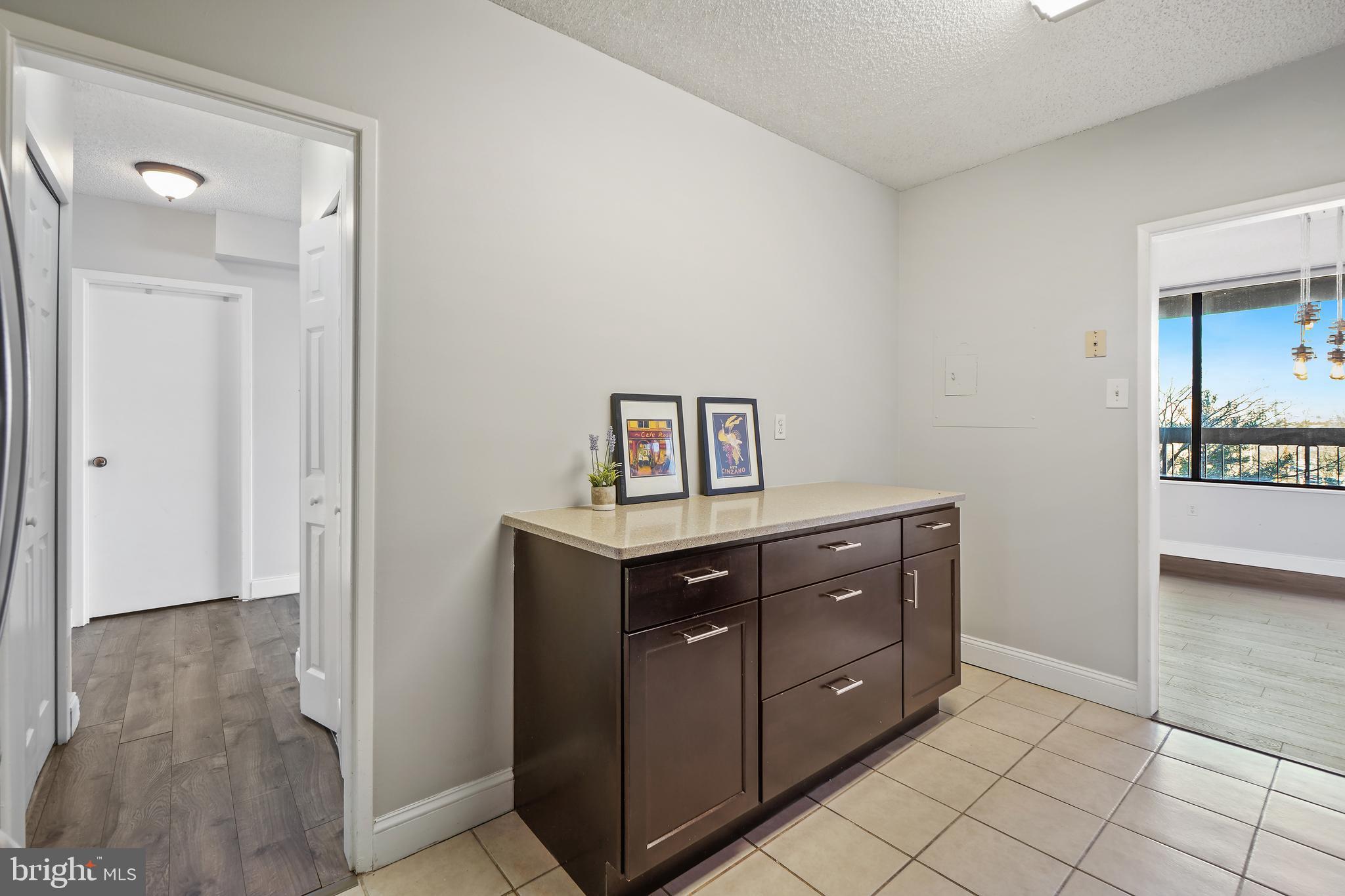 SKYLINE PLAZA - Residential