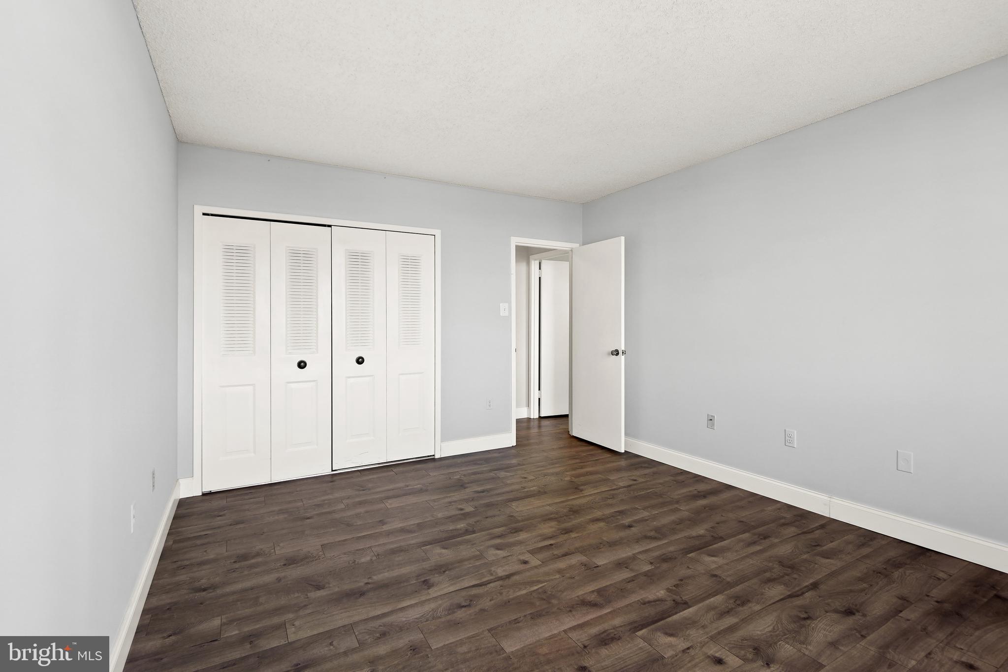 SKYLINE PLAZA - Residential