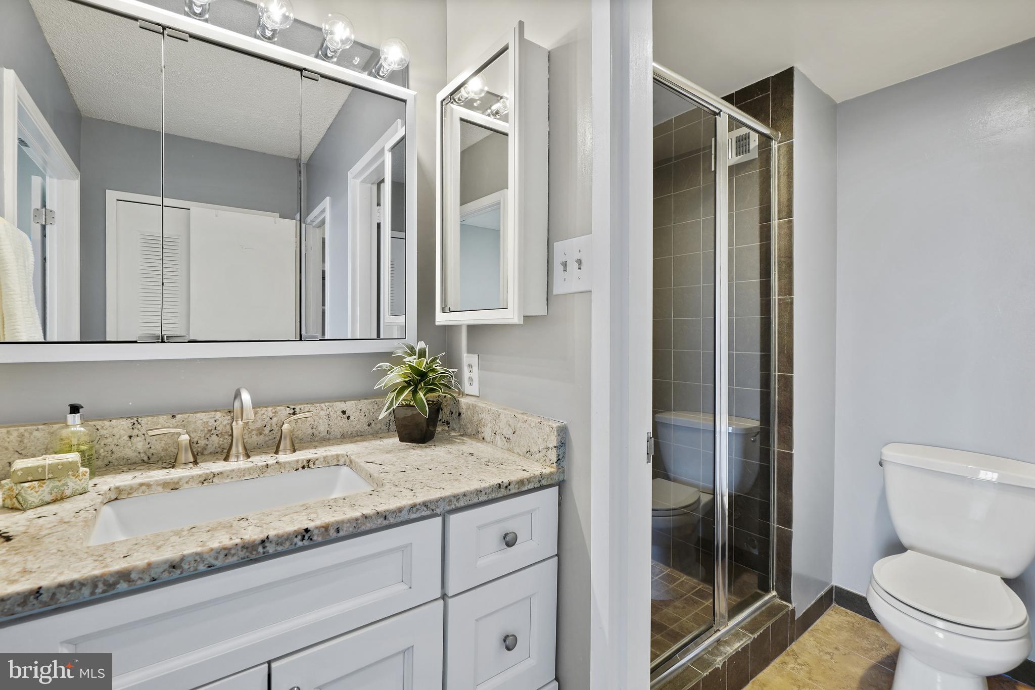 SKYLINE PLAZA - Residential