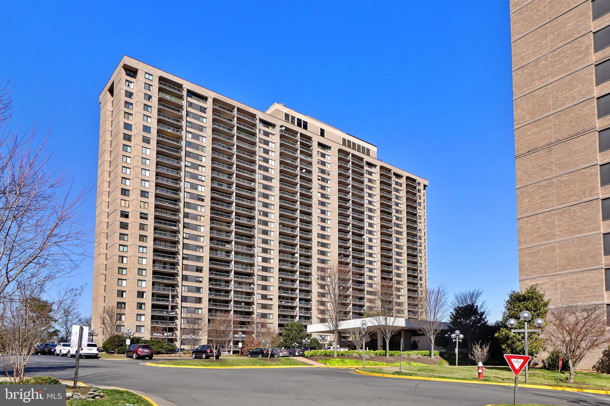 SKYLINE PLAZA - Residential