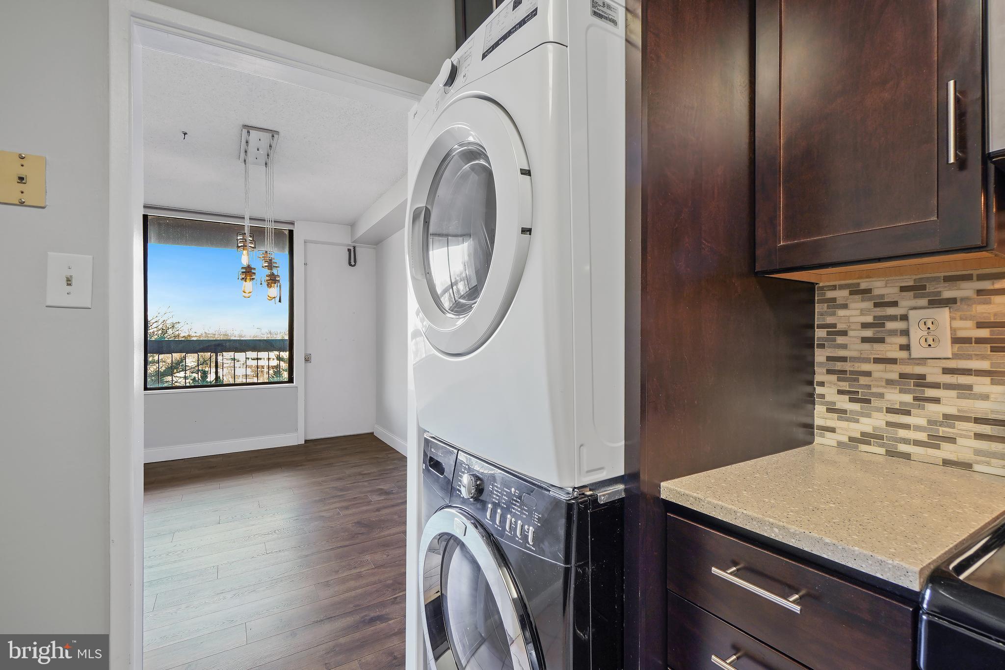 SKYLINE PLAZA - Residential