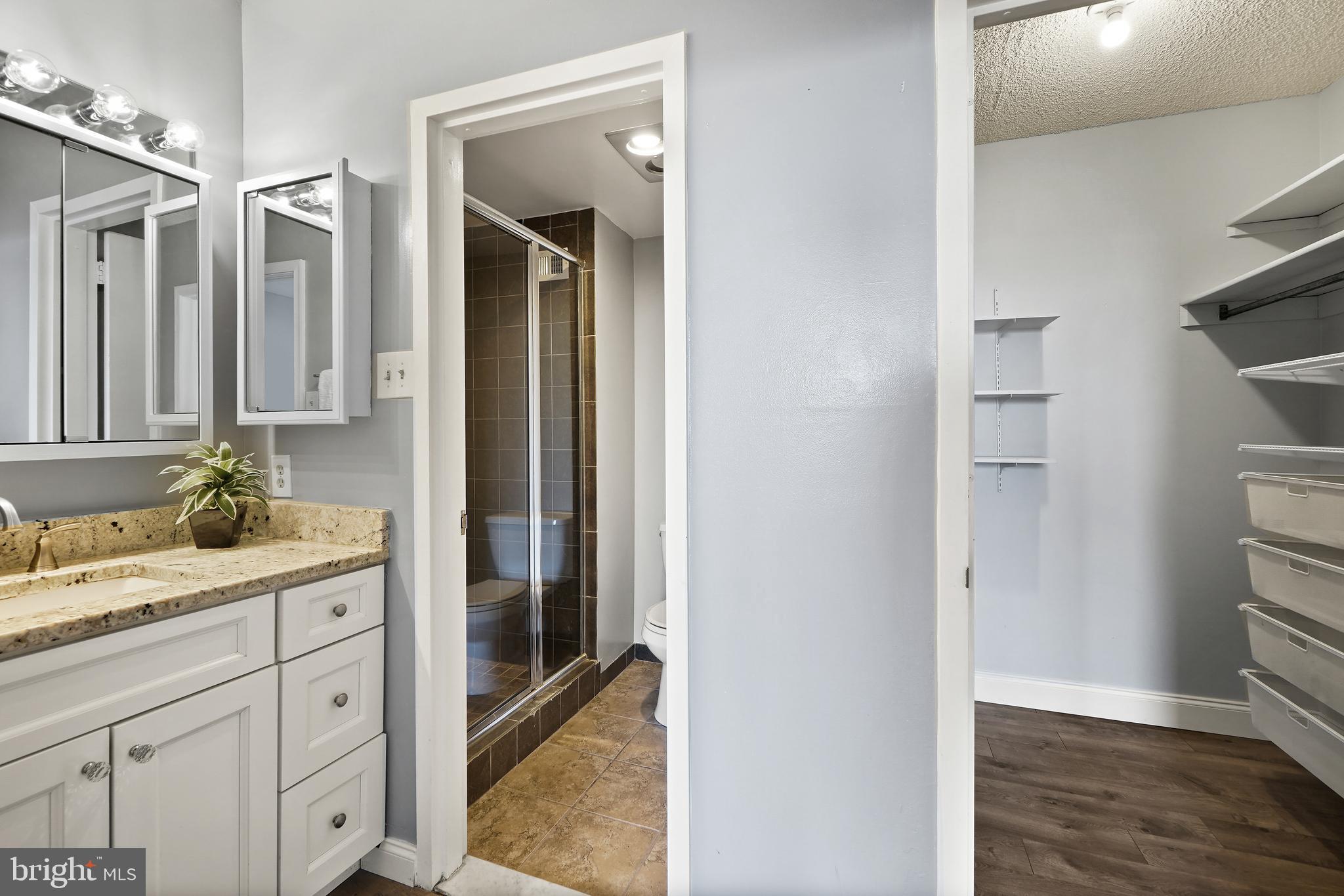 SKYLINE PLAZA - Residential