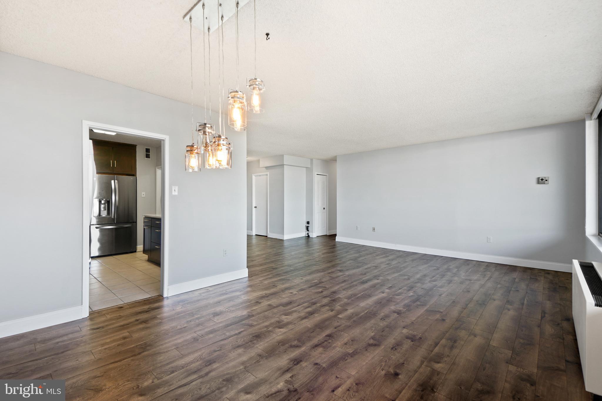 SKYLINE PLAZA - Residential