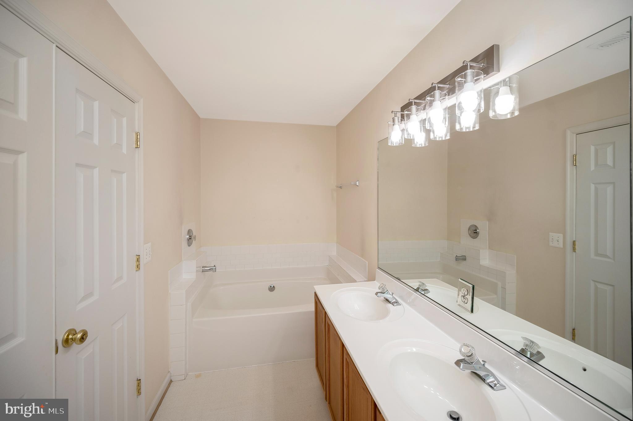 WILDERNESS SHORES - Residential