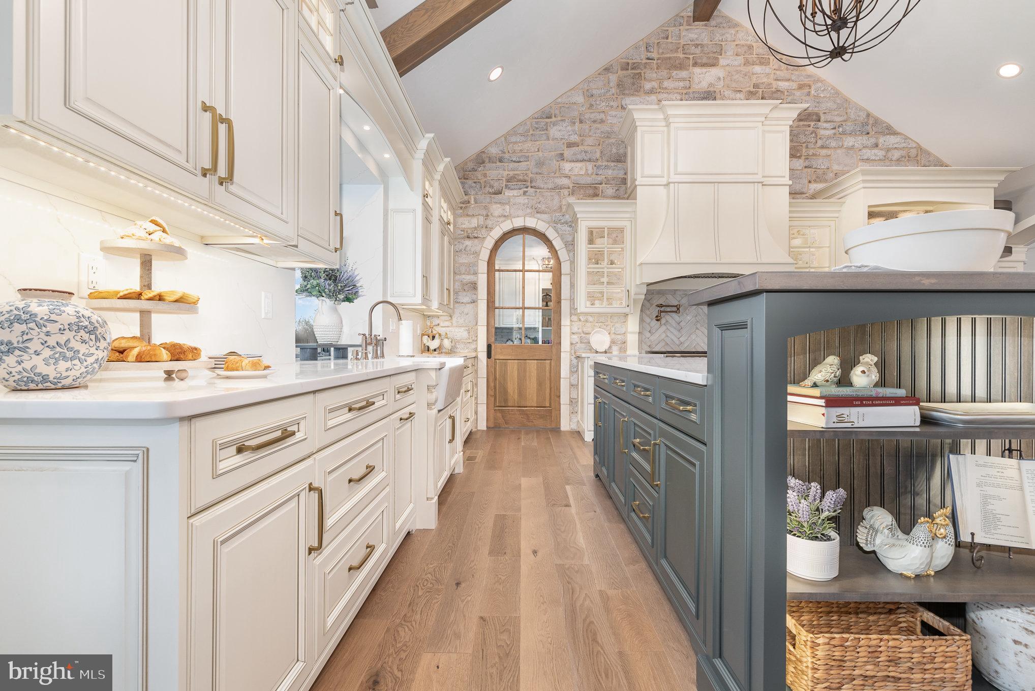 GLENDALE ESTATES - Residential