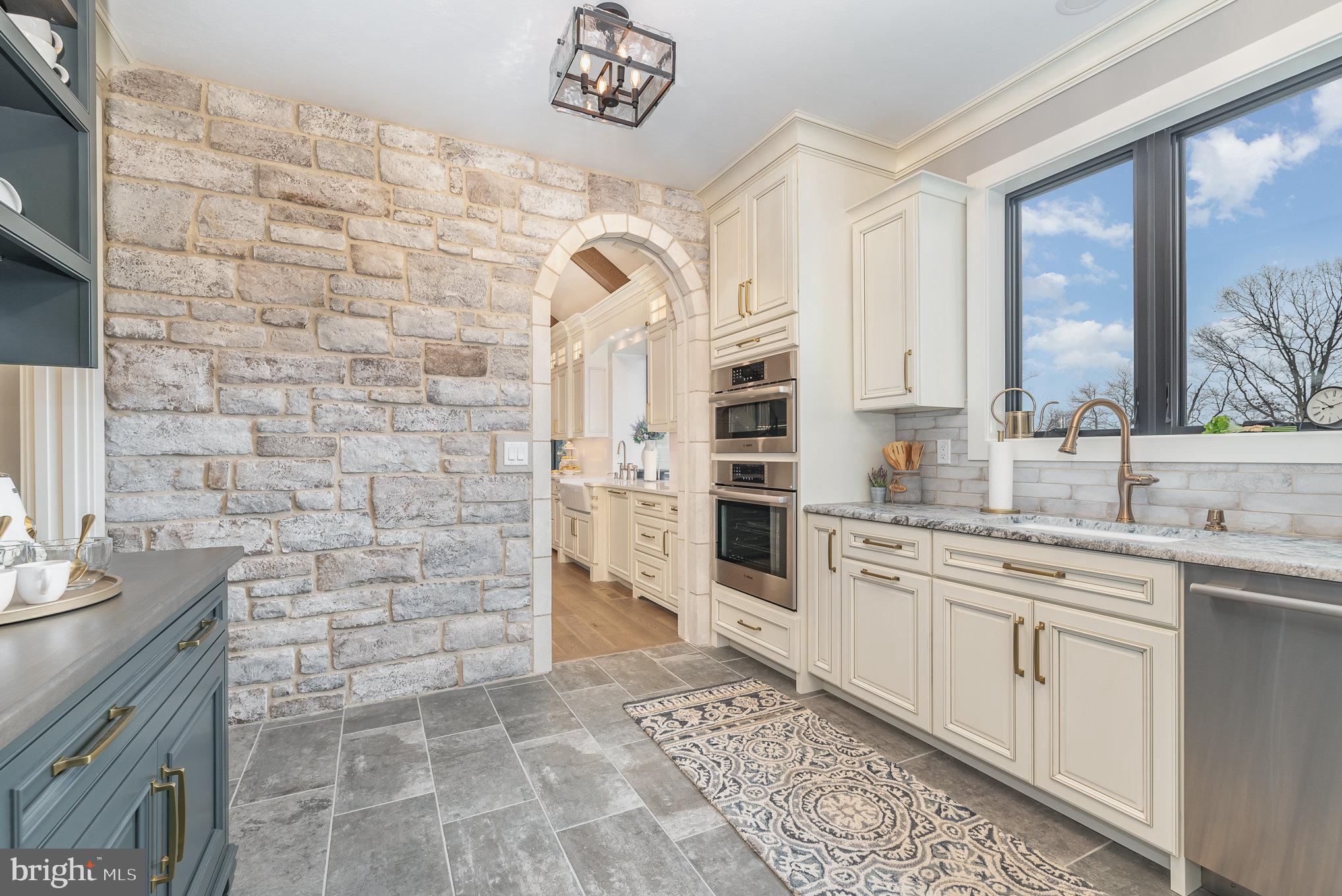 GLENDALE ESTATES - Residential