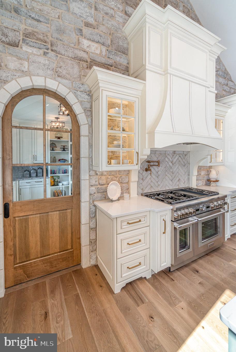 GLENDALE ESTATES - Residential