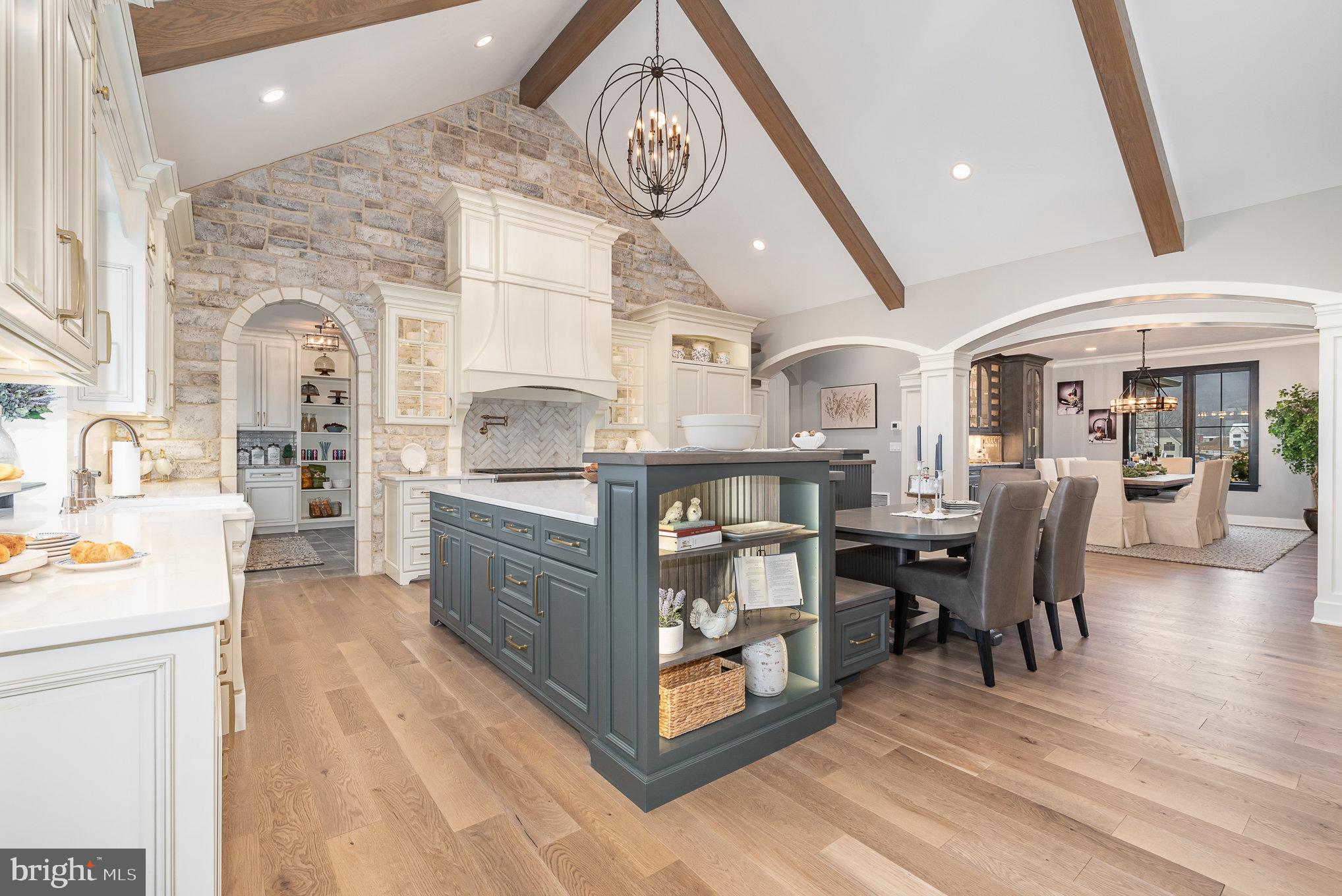 GLENDALE ESTATES - Residential