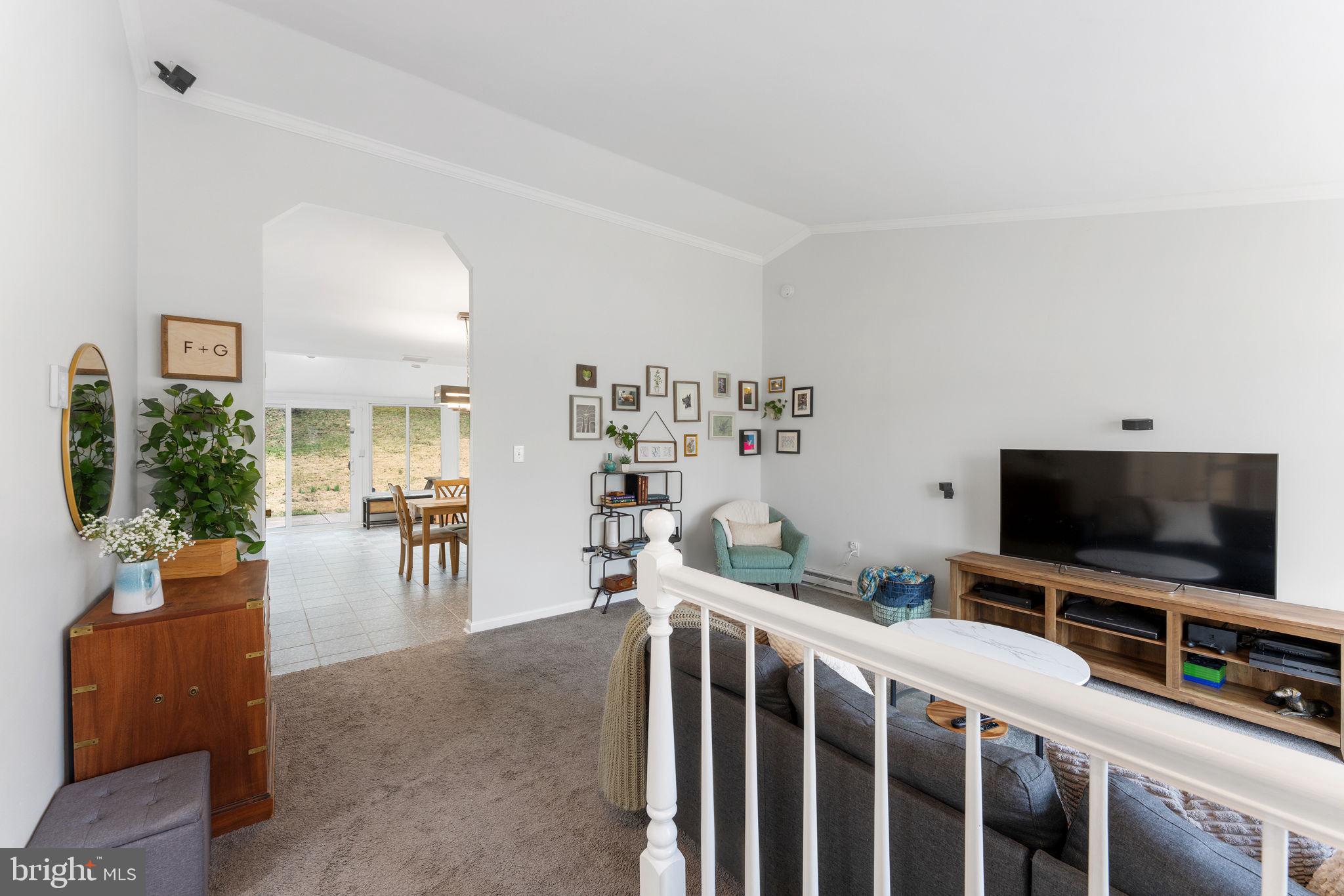 RAMBLING HILLS - Residential