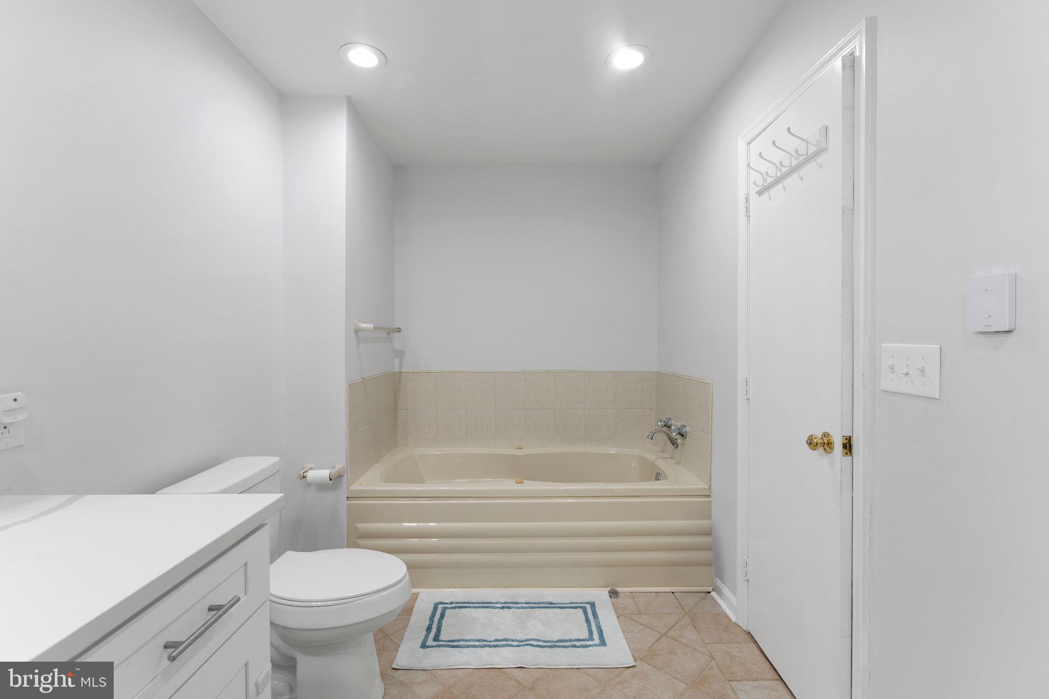 RAMBLING HILLS - Residential