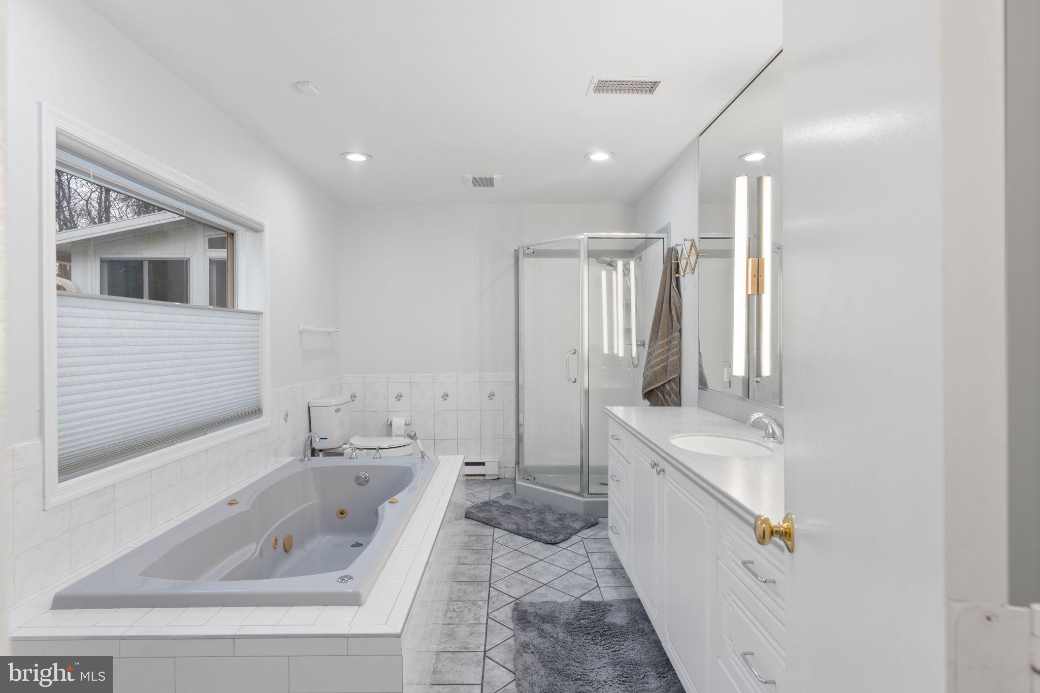 RAMBLING HILLS - Residential