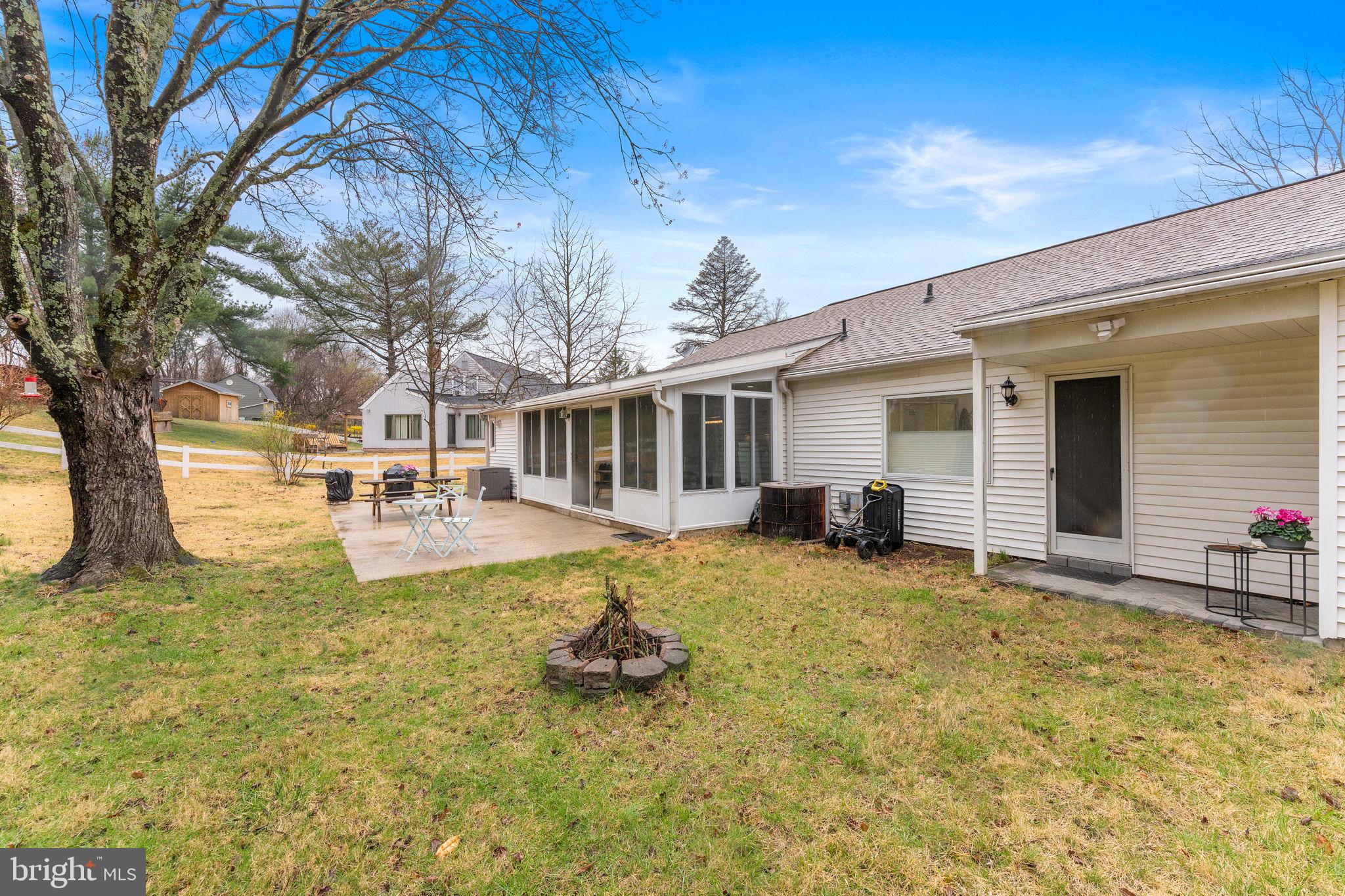 RAMBLING HILLS - Residential