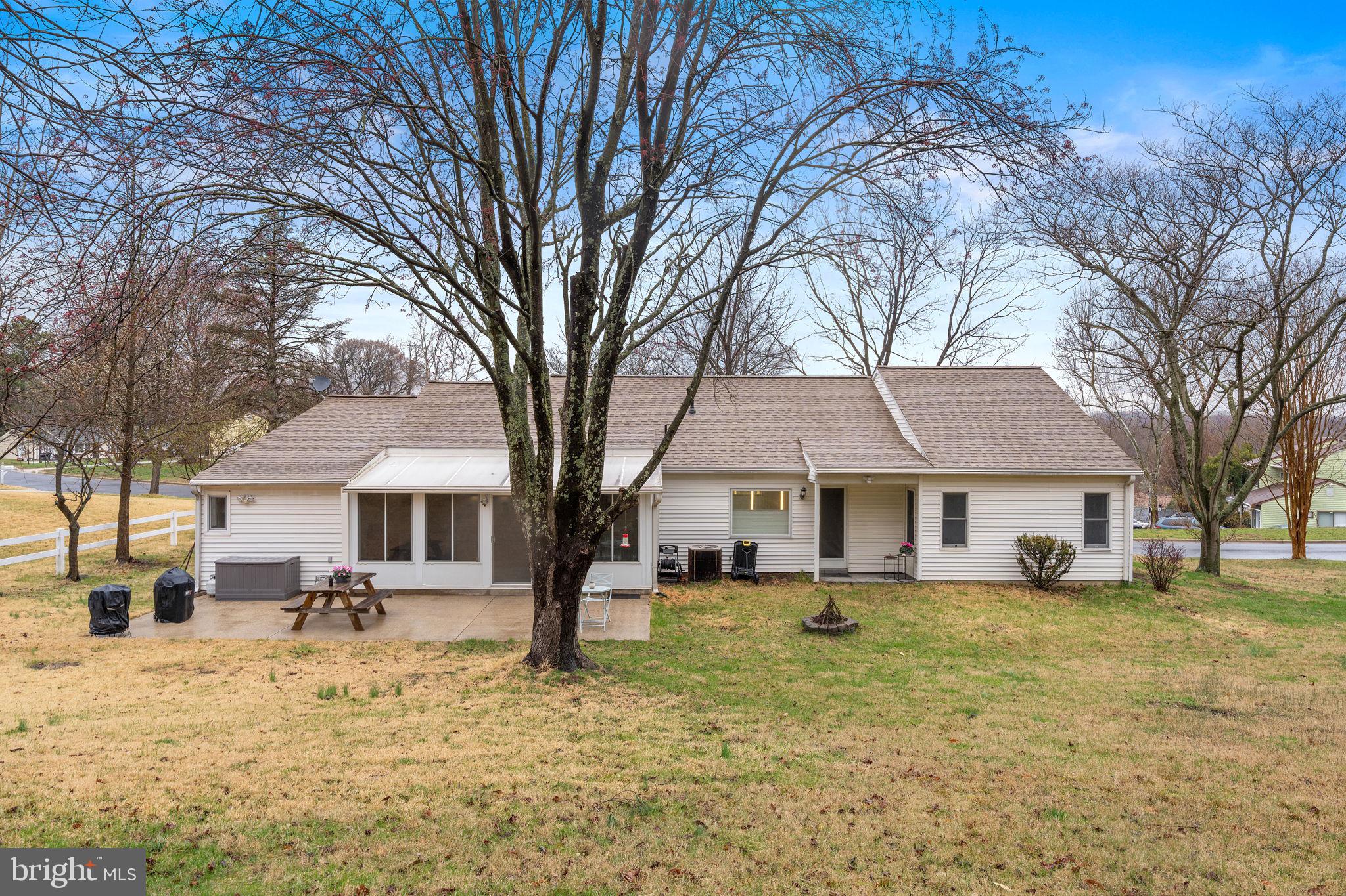 RAMBLING HILLS - Residential