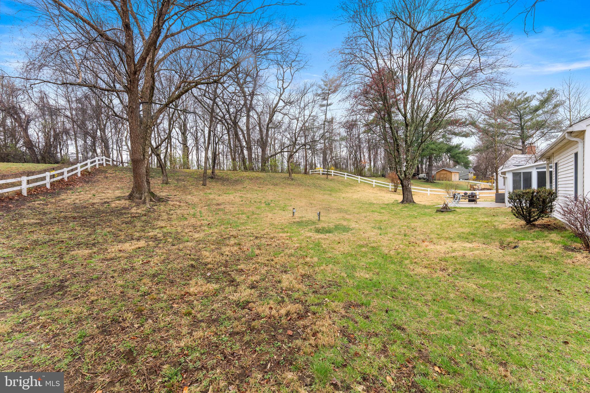 RAMBLING HILLS - Residential