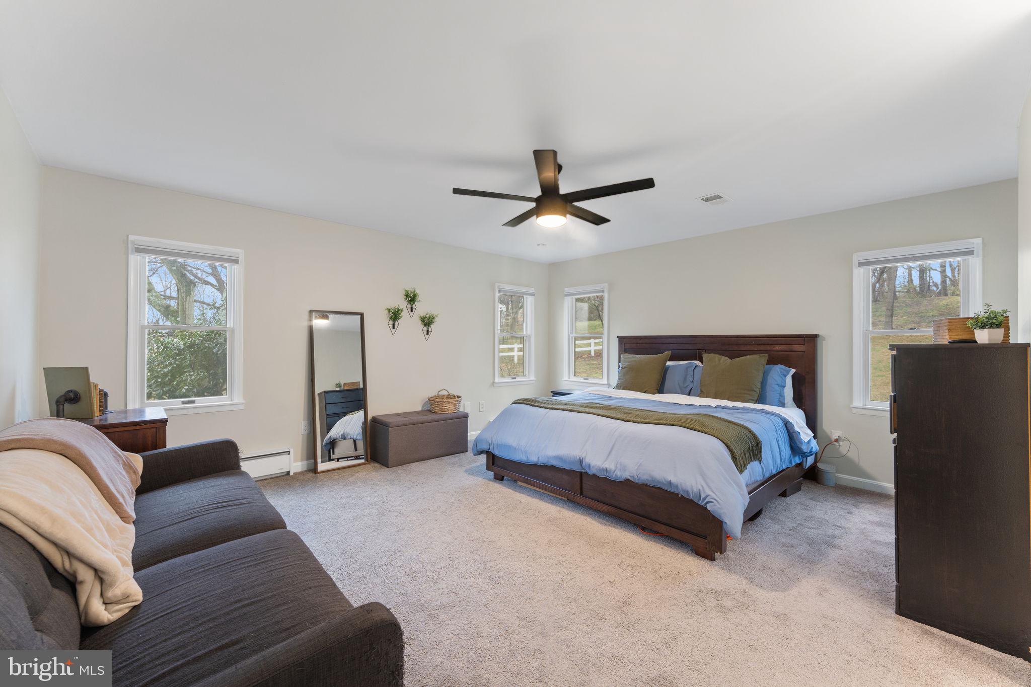 RAMBLING HILLS - Residential