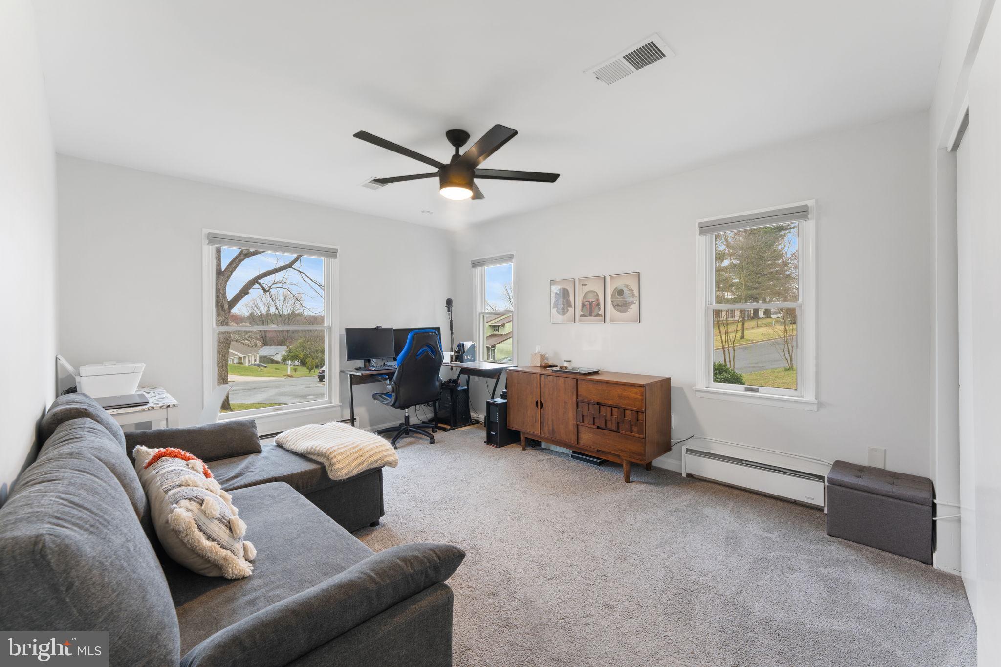 RAMBLING HILLS - Residential