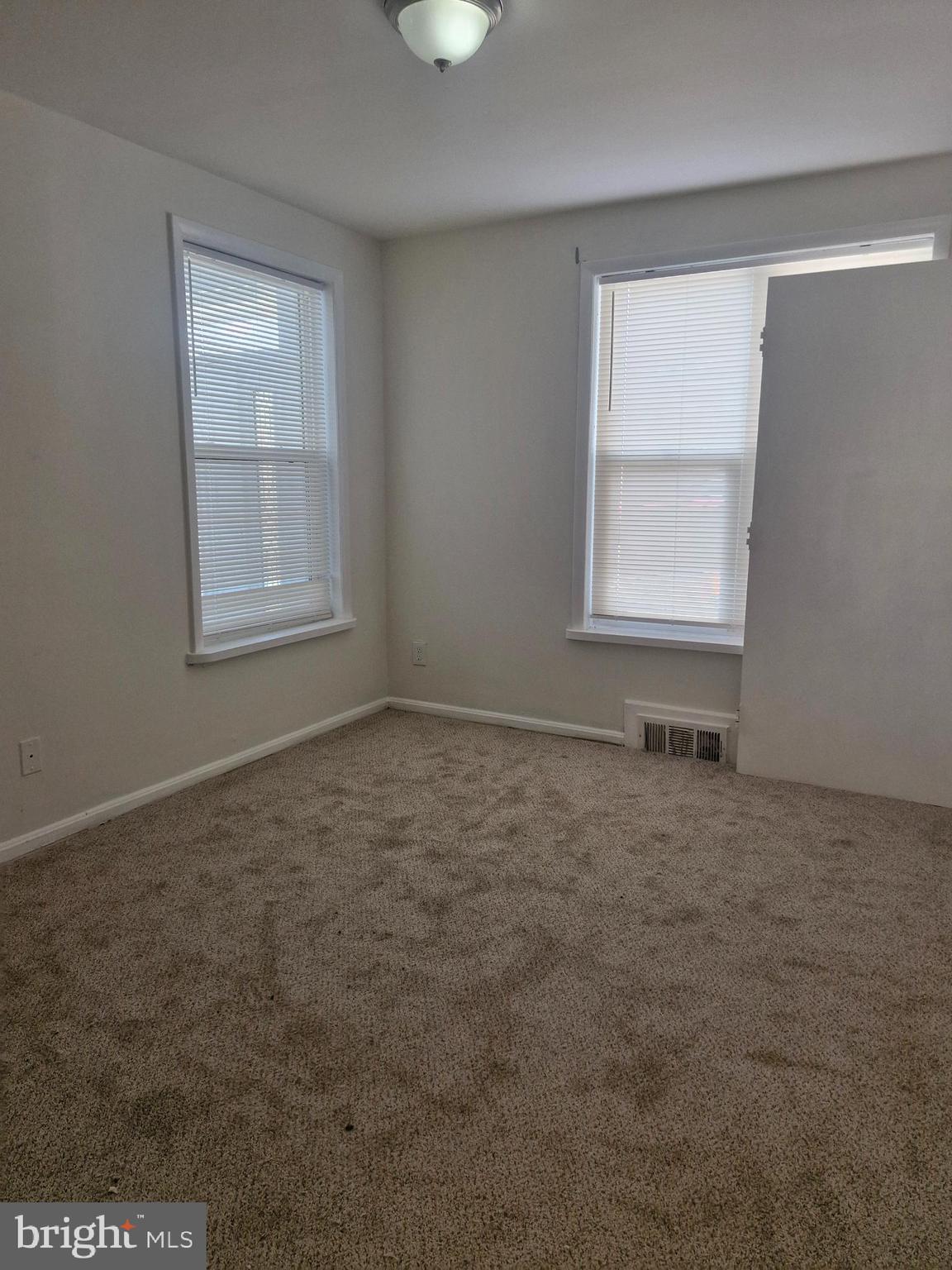 CHESTNUT HILL - Residential Lease