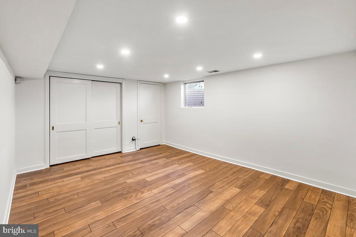 CHEVY CHASE - Residential