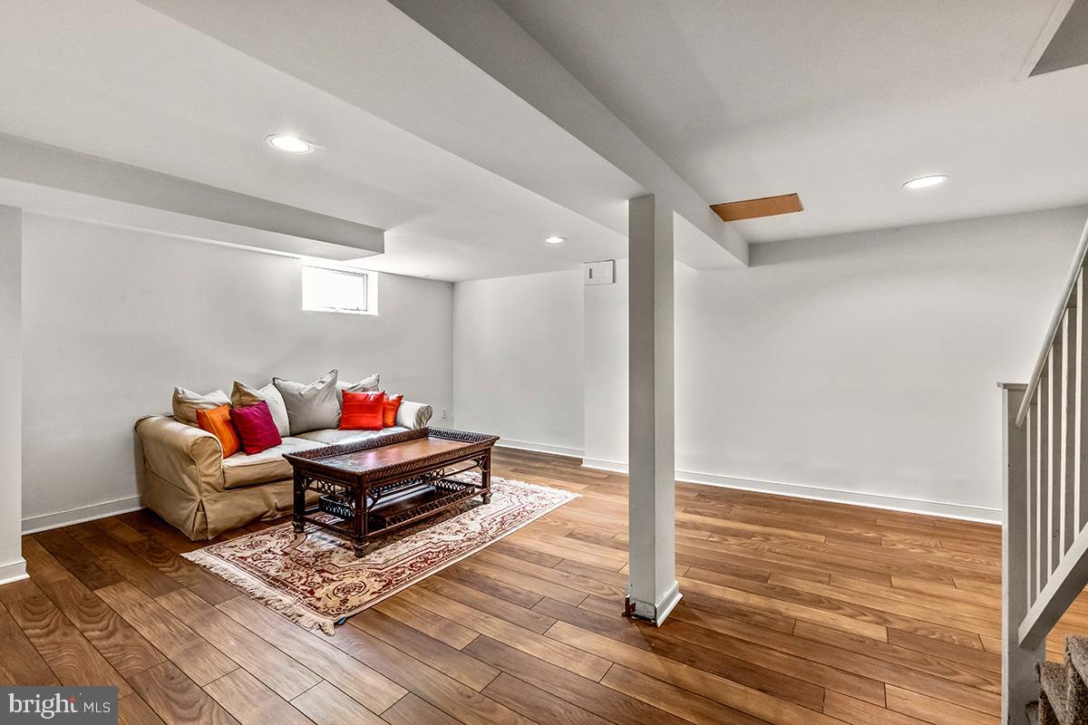 CHEVY CHASE - Residential