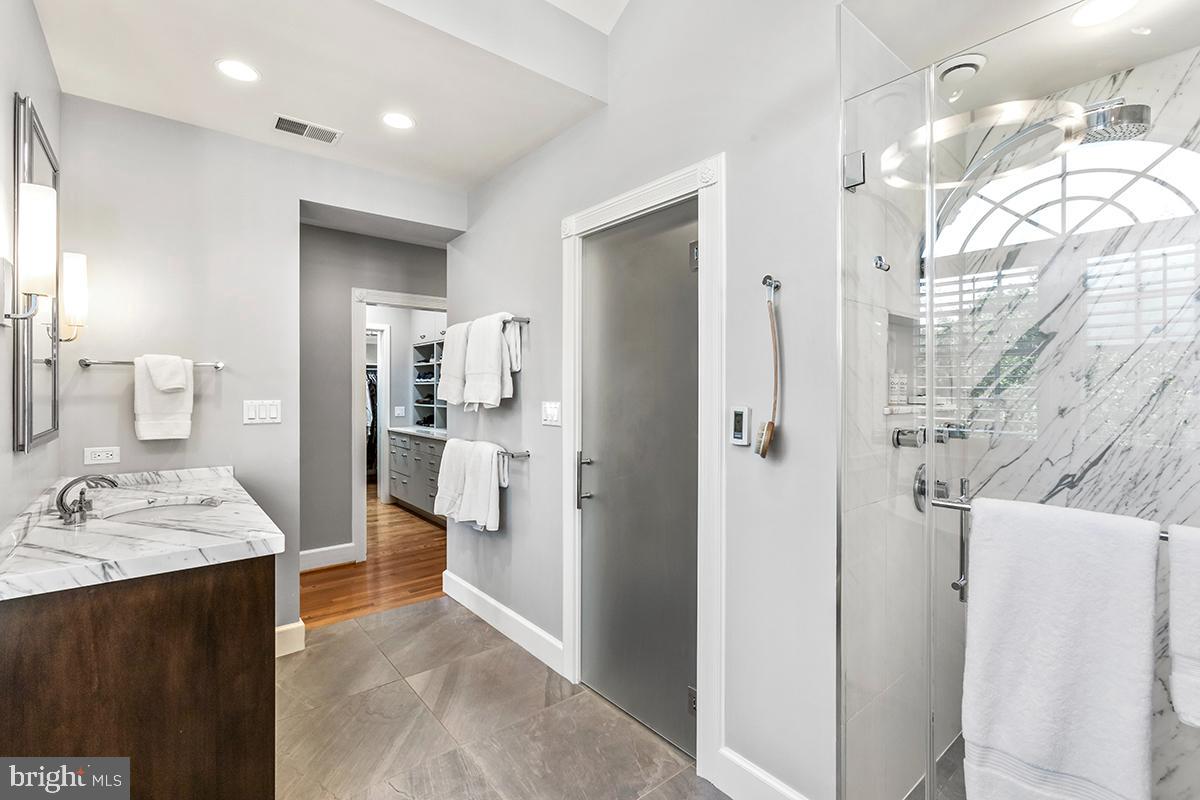 CHEVY CHASE - Residential