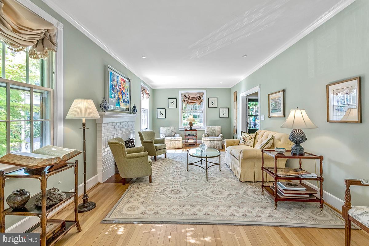 CHEVY CHASE - Residential