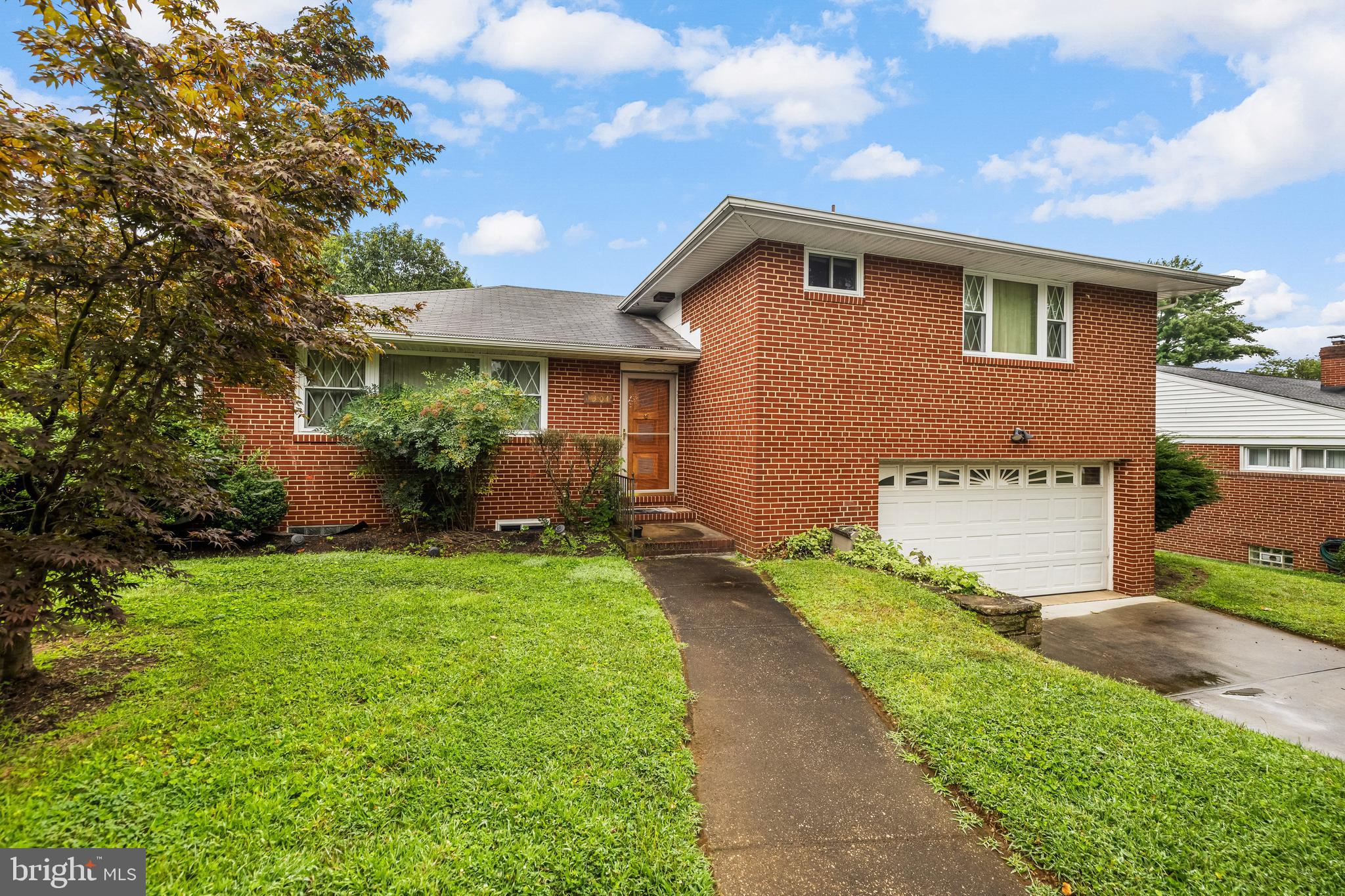 1304 HEATHER HILL ROAD