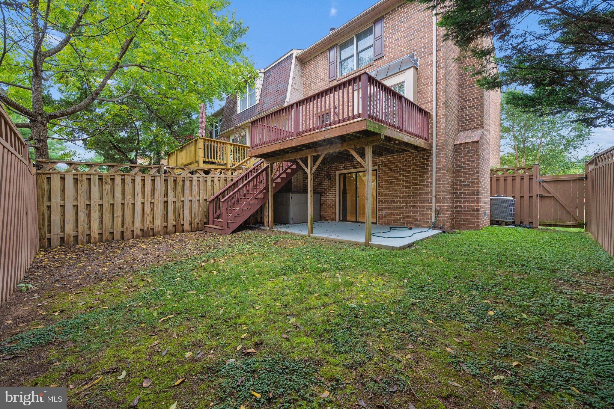 8043 HOLLOW REED COURT
