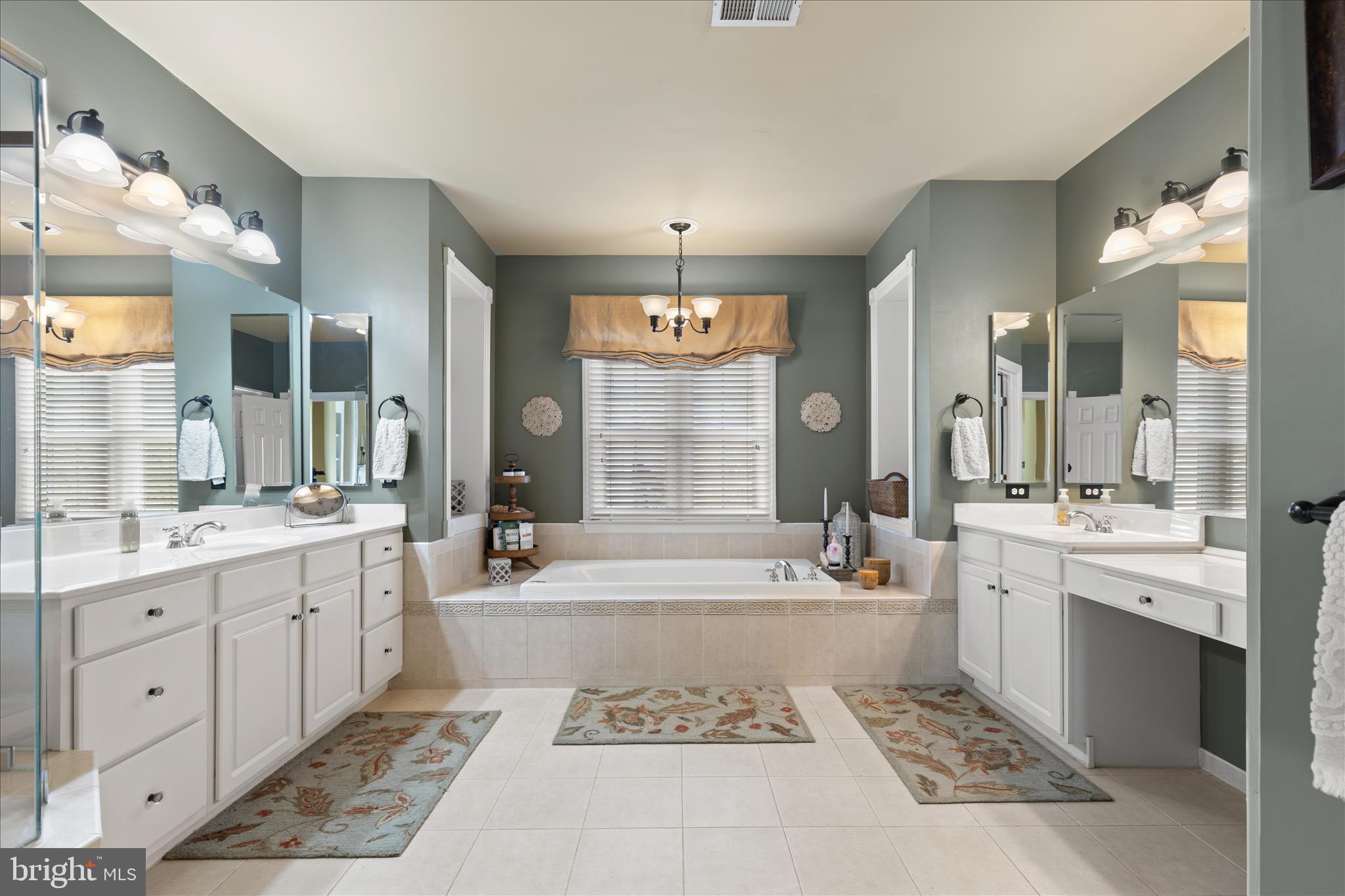 NORTH RIDING - Residential