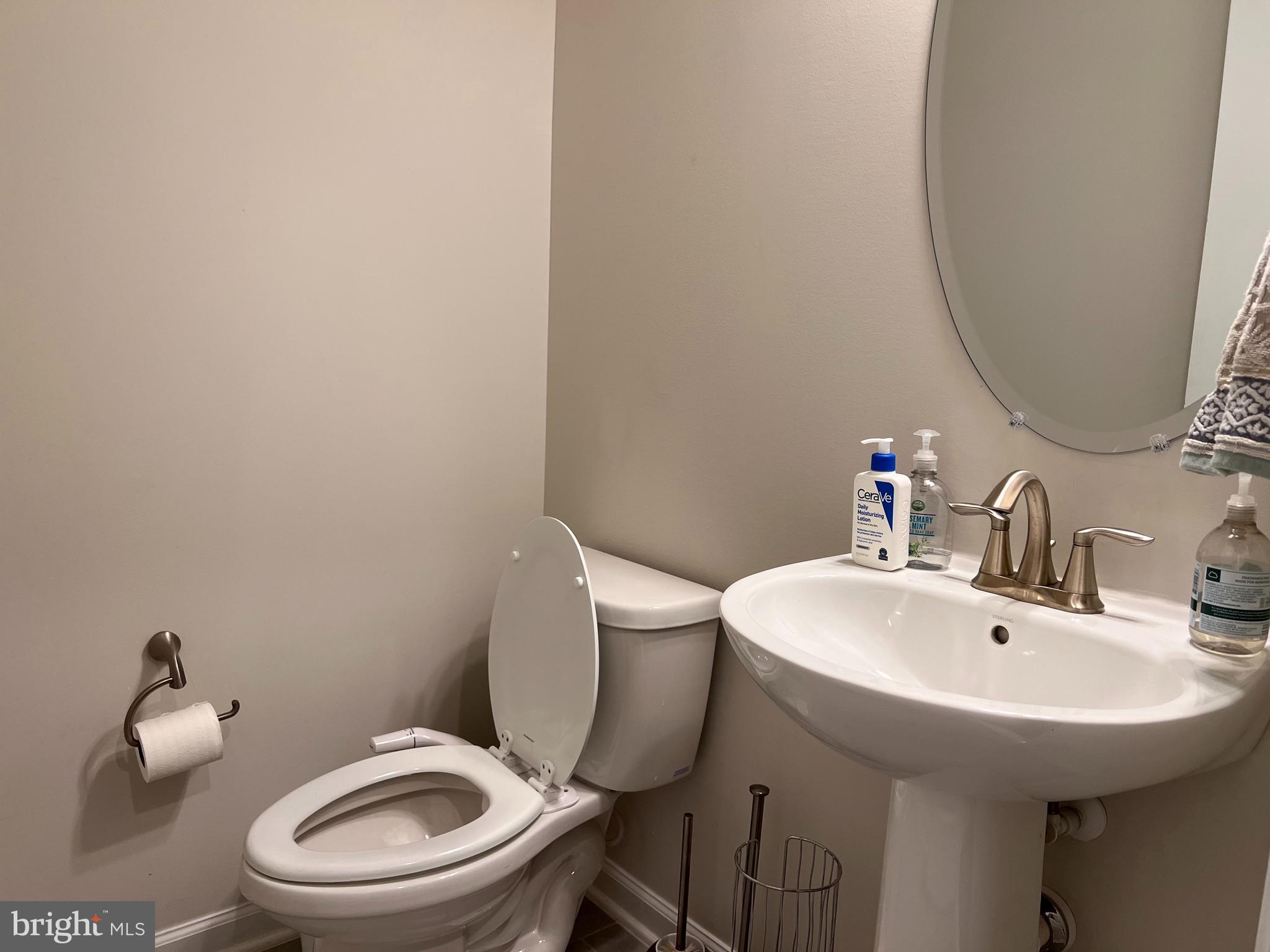 CLOVERLEAF CENTER - Residential Lease