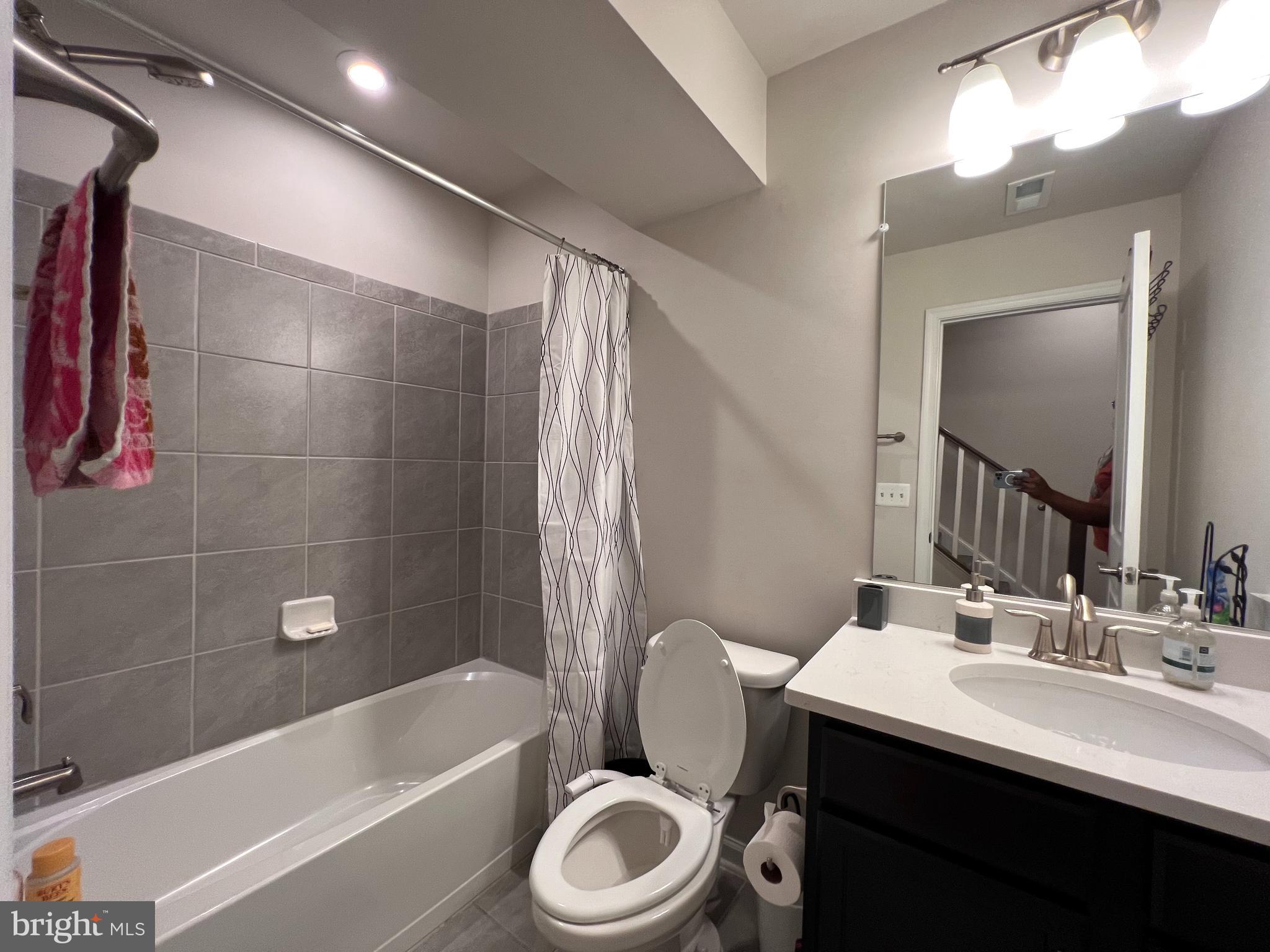 CLOVERLEAF CENTER - Residential Lease