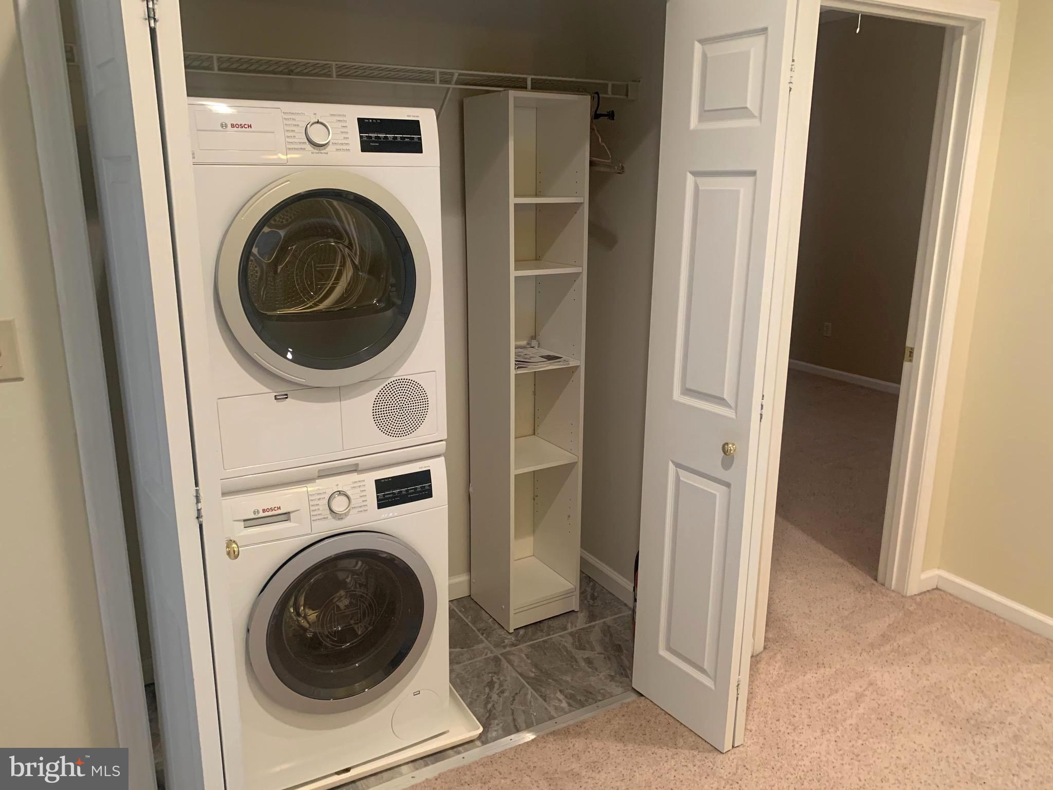 LAKEWOOD - Residential Lease