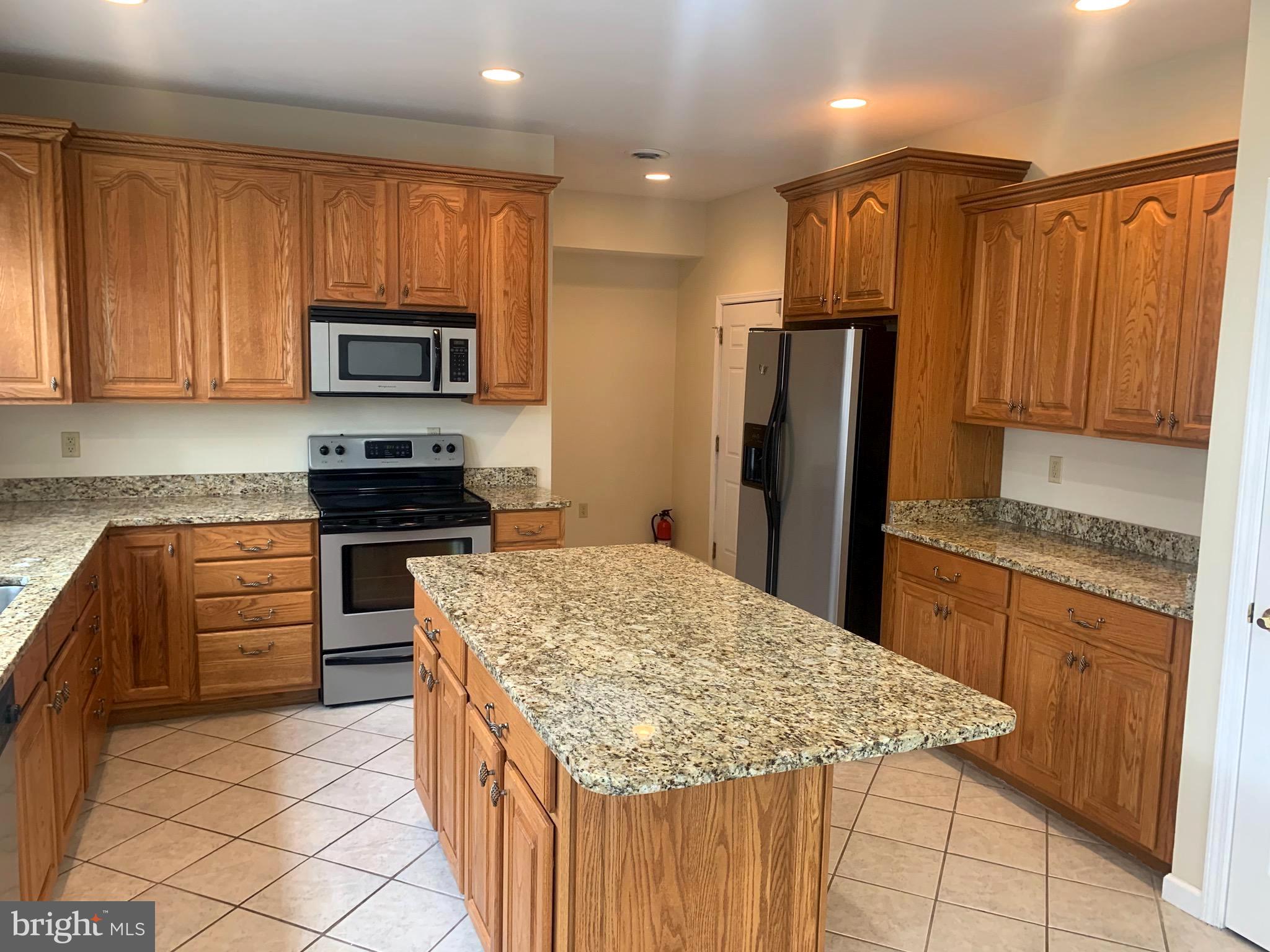 LAKEWOOD - Residential Lease