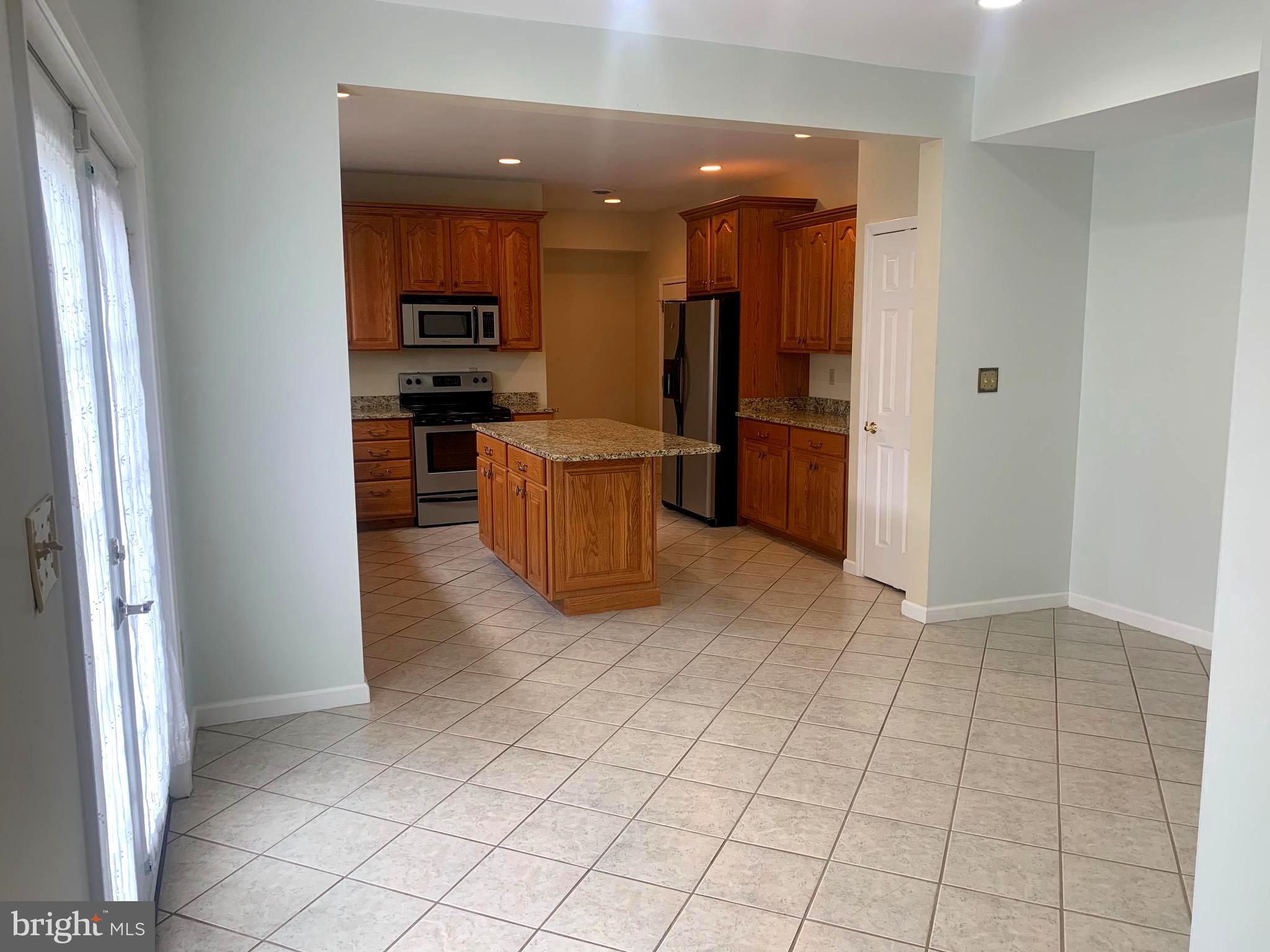 LAKEWOOD - Residential Lease