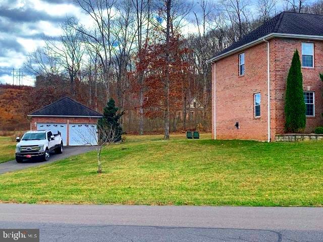 LAKEWOOD - Residential Lease