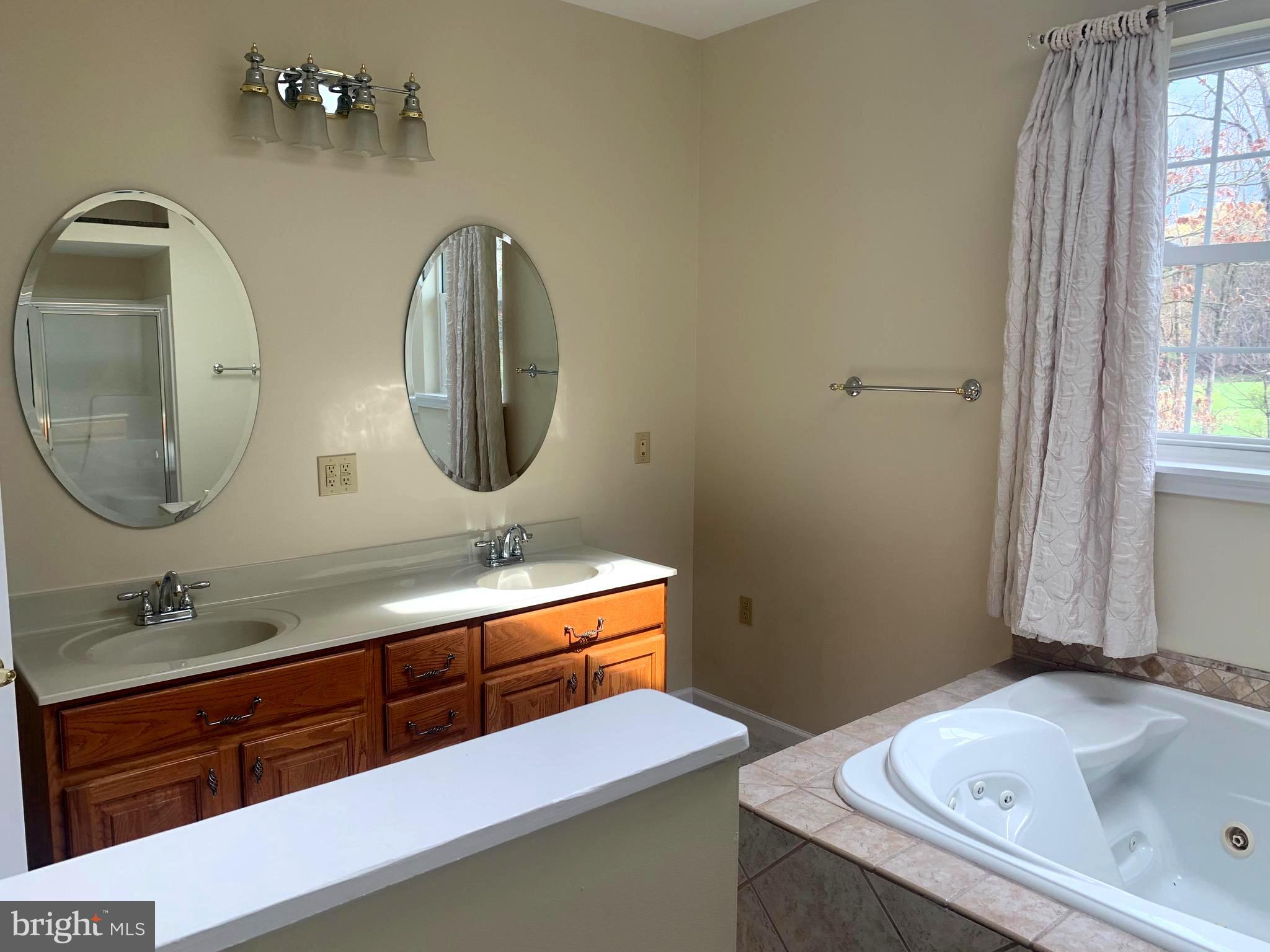 LAKEWOOD - Residential Lease