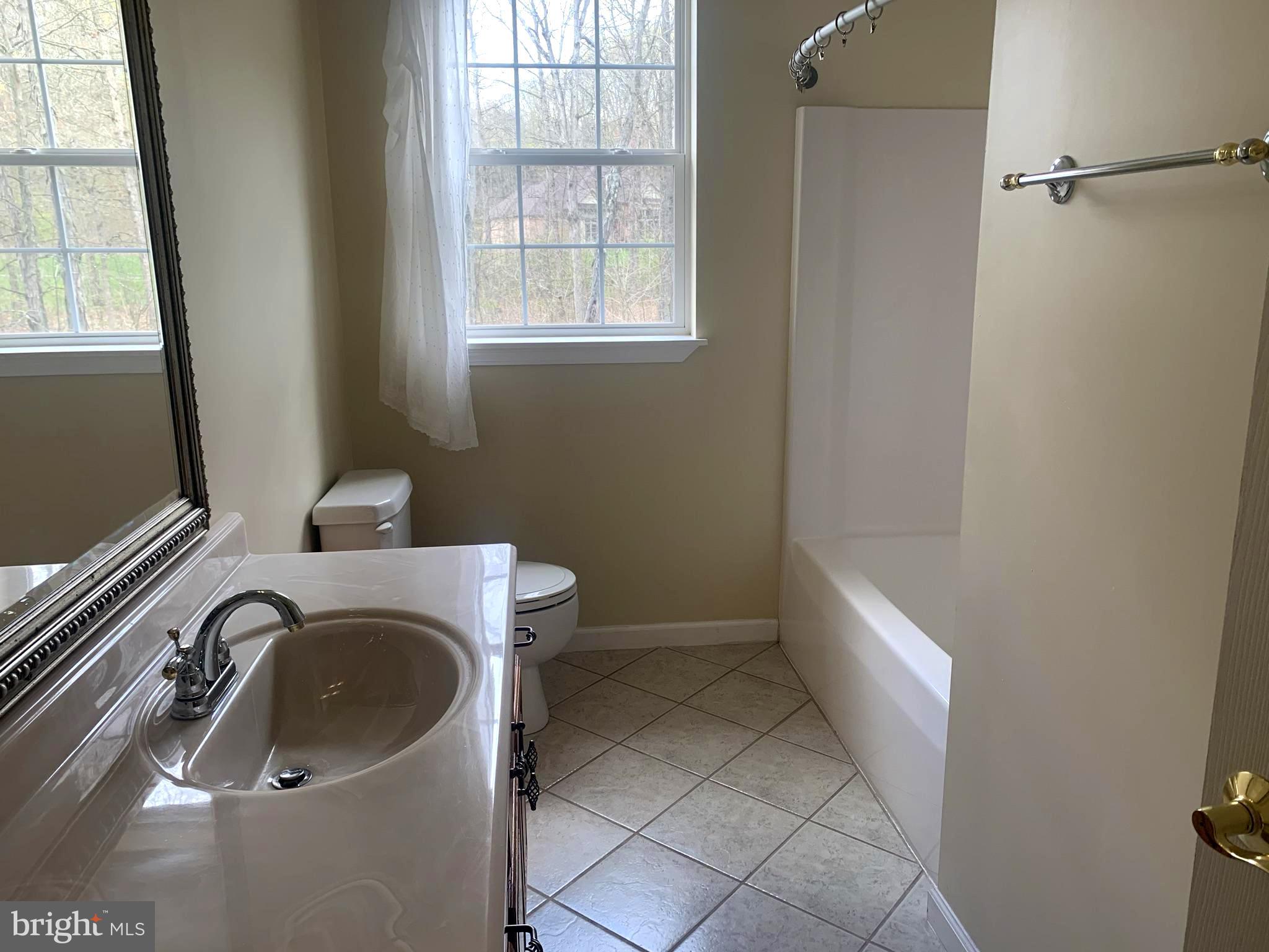 LAKEWOOD - Residential Lease