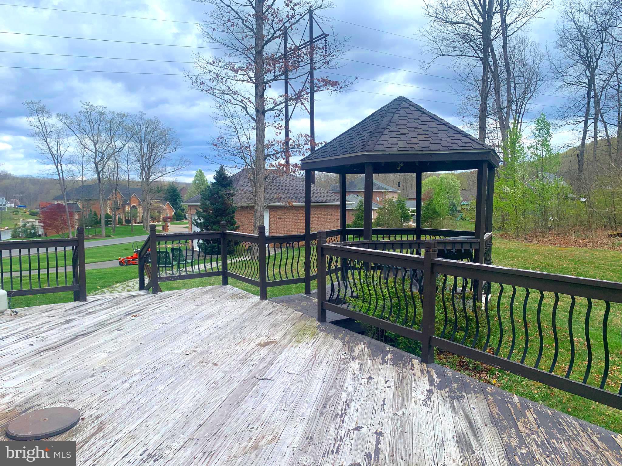 LAKEWOOD - Residential Lease