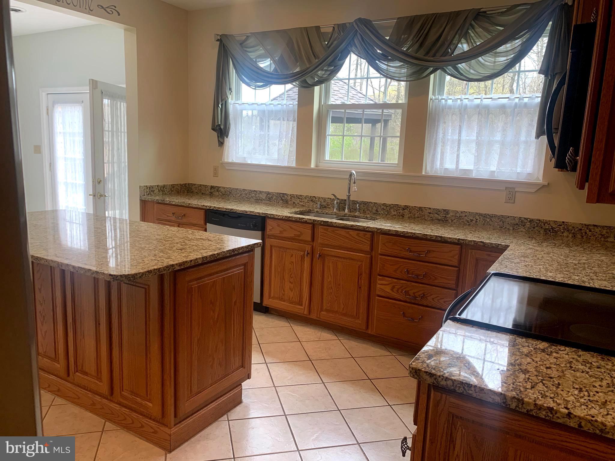 LAKEWOOD - Residential Lease