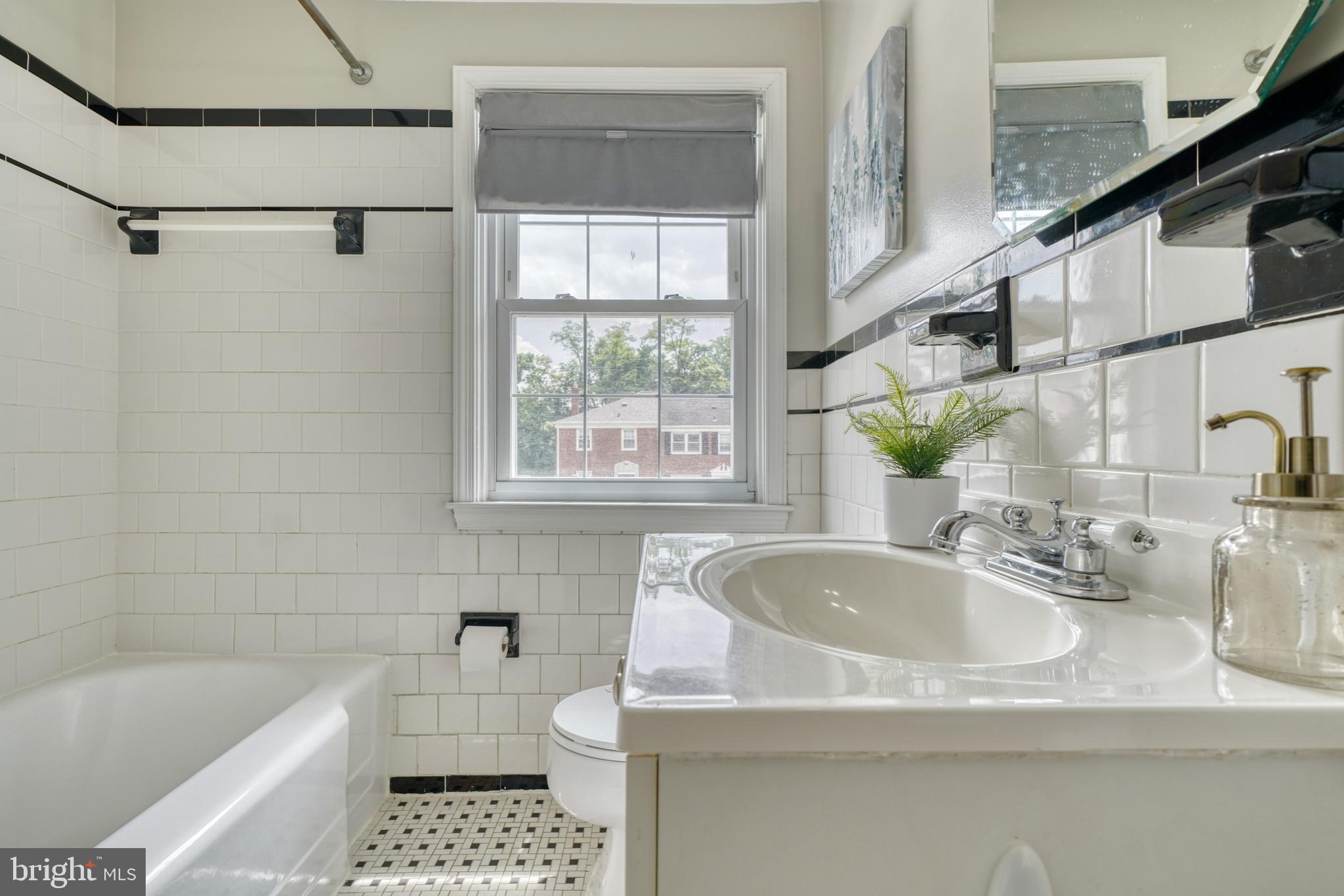 OAKLEIGH MANOR - Residential