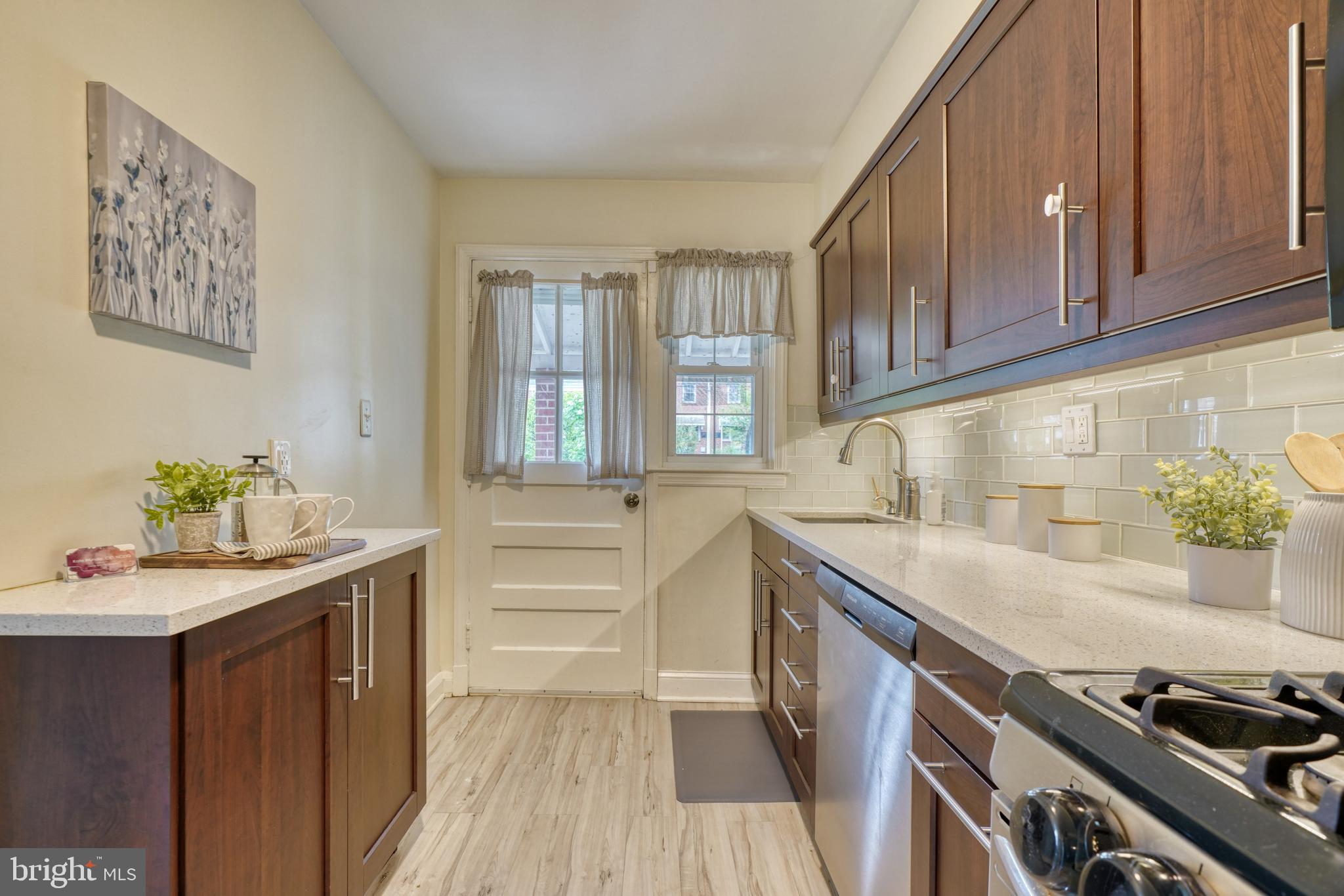 OAKLEIGH MANOR - Residential