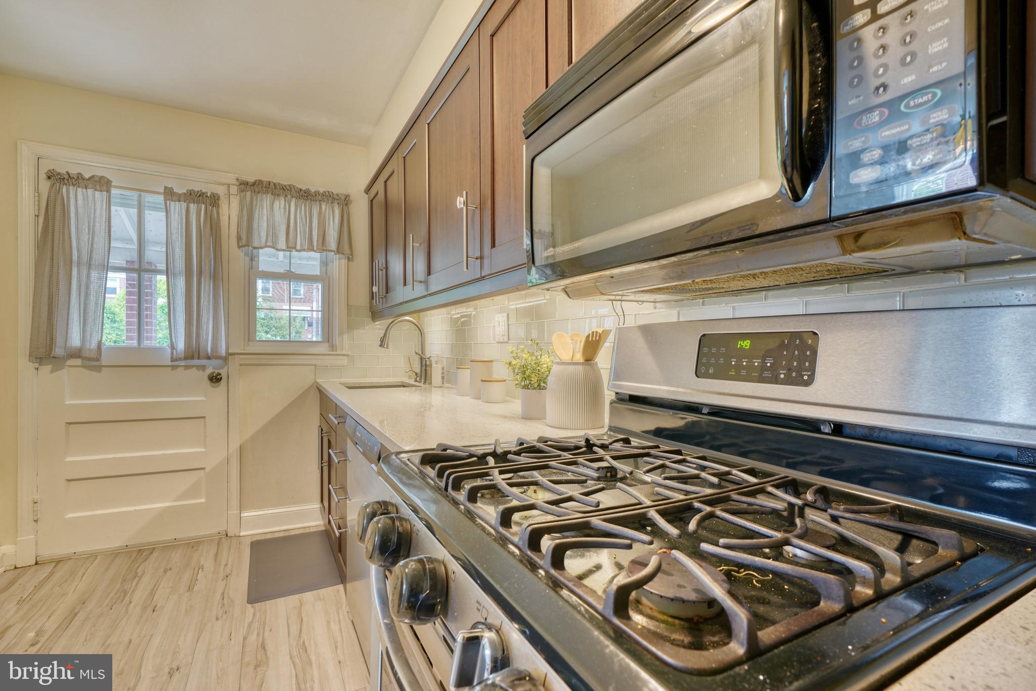 OAKLEIGH MANOR - Residential