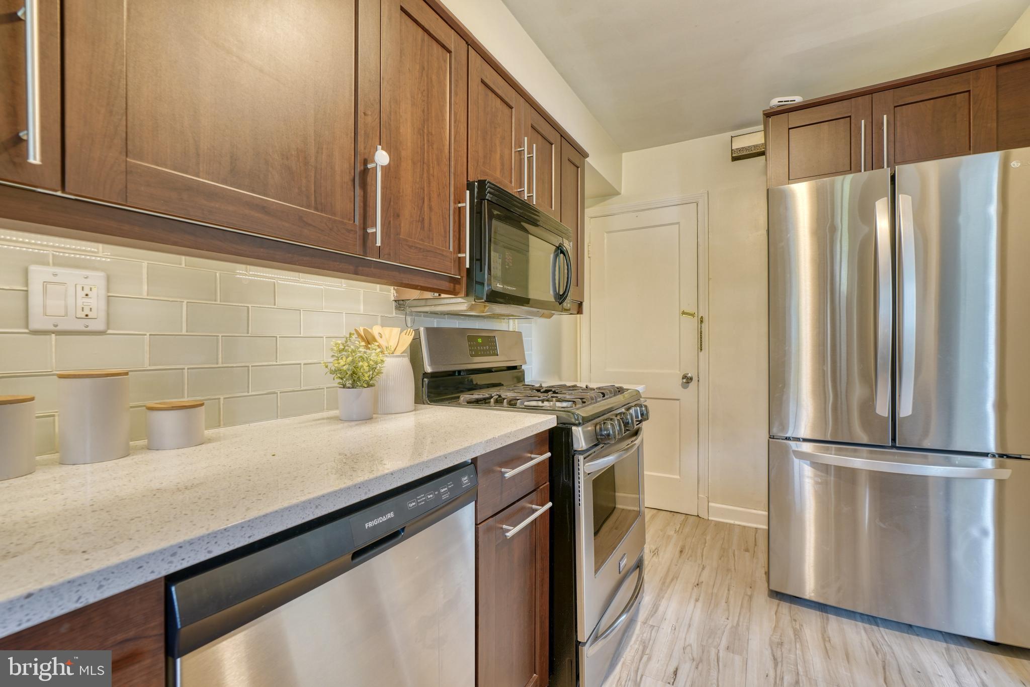 OAKLEIGH MANOR - Residential