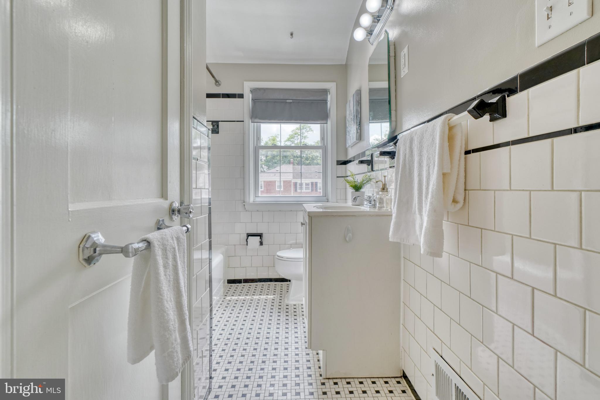 OAKLEIGH MANOR - Residential