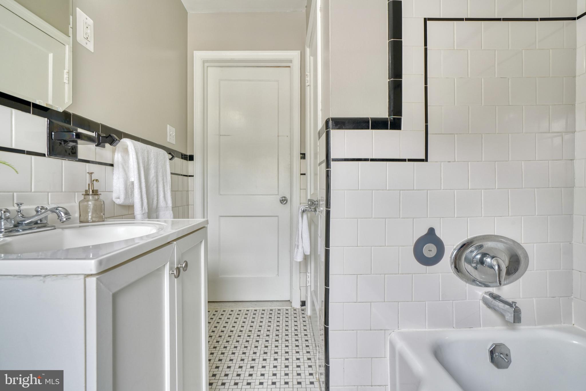 OAKLEIGH MANOR - Residential