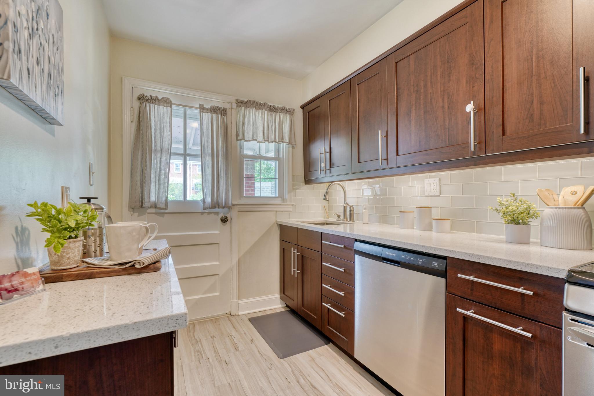 OAKLEIGH MANOR - Residential