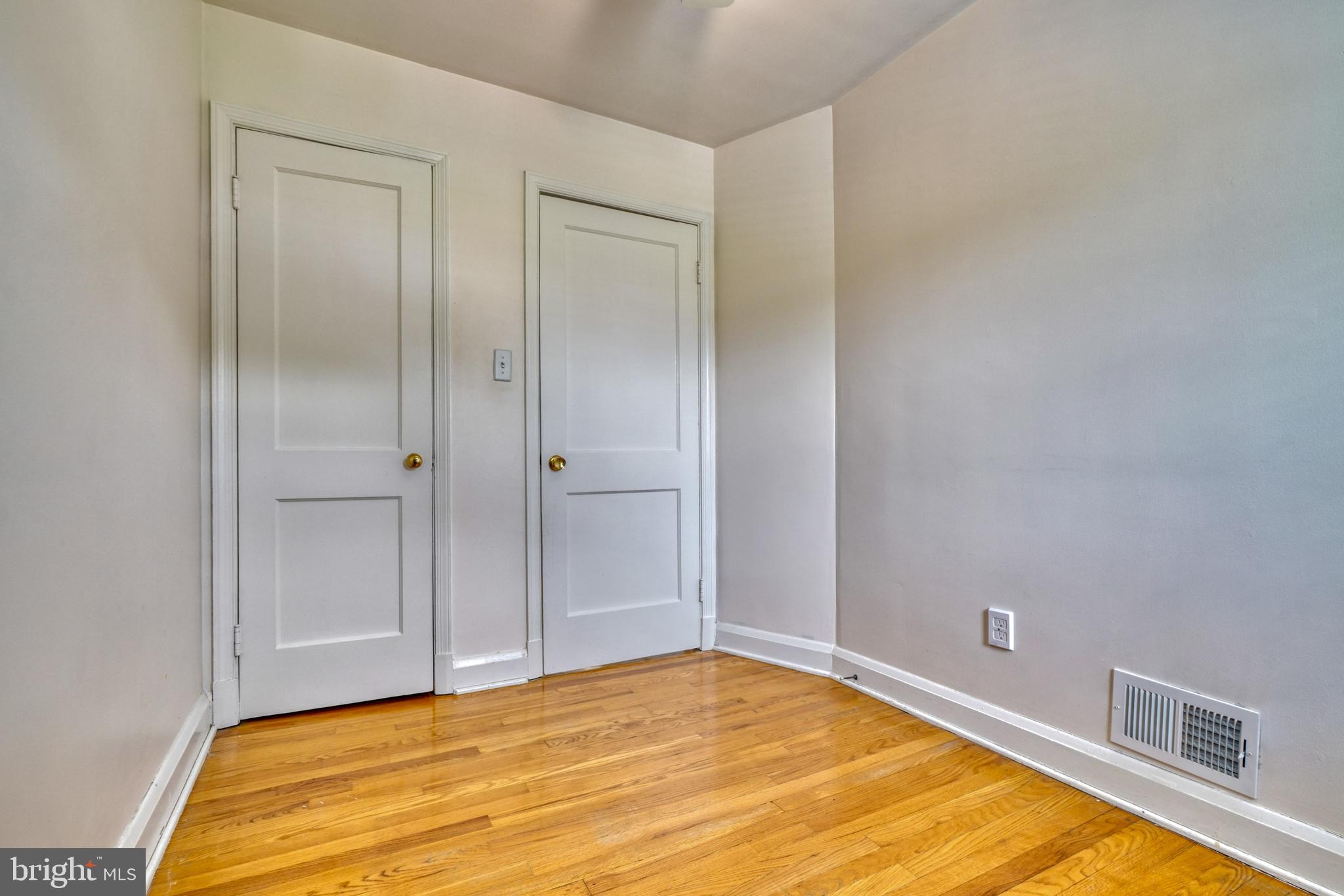 OAKLEIGH MANOR - Residential