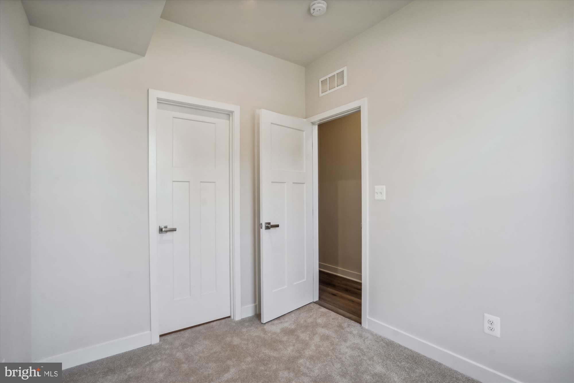 FOSTER'S GLEN - Residential Lease