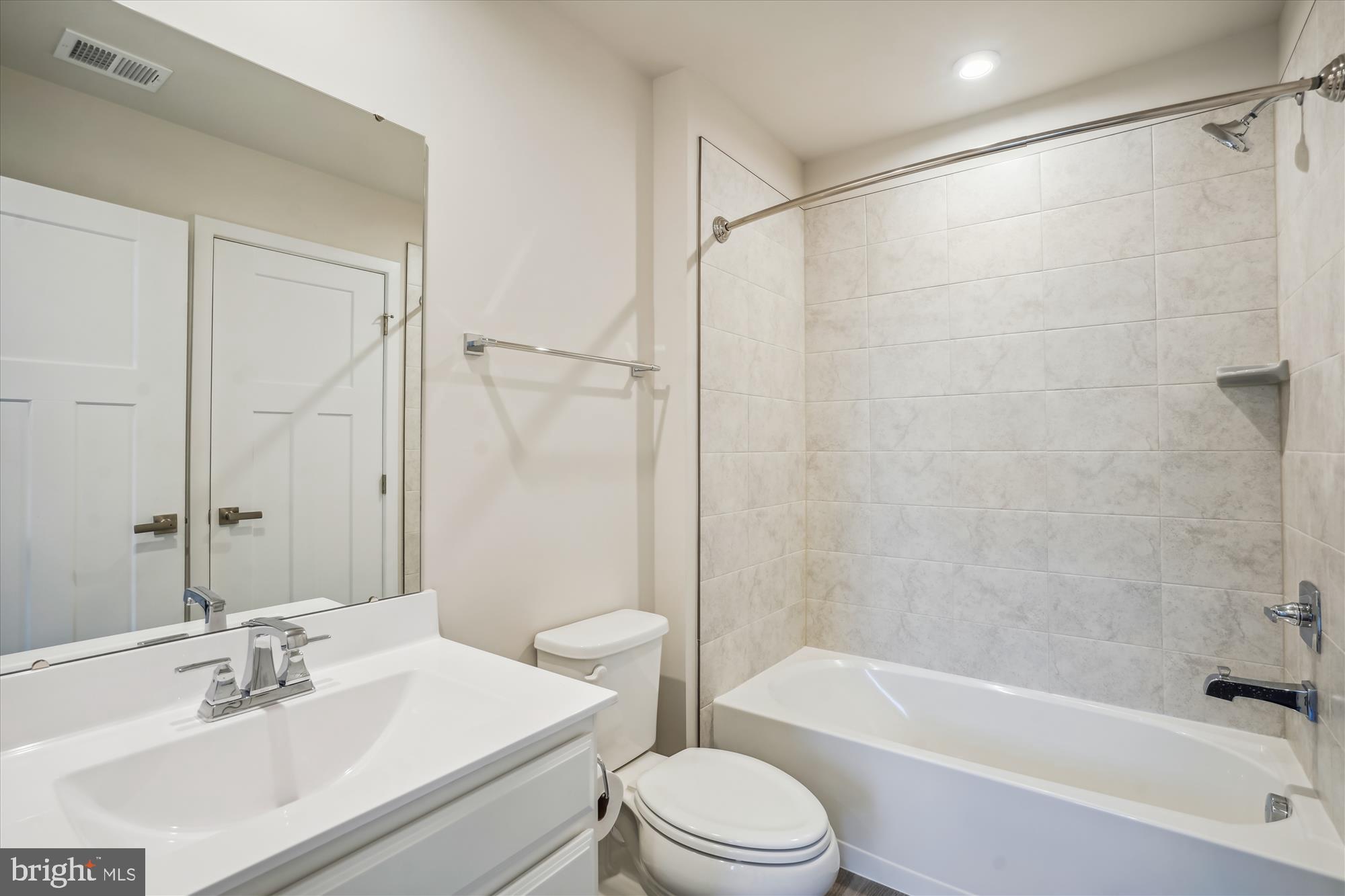 FOSTER'S GLEN - Residential Lease