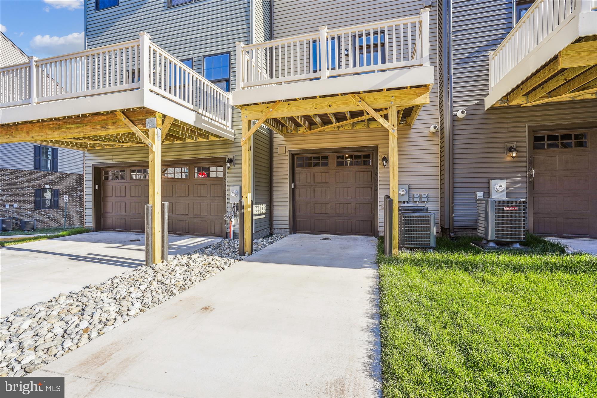 FOSTER'S GLEN - Residential Lease