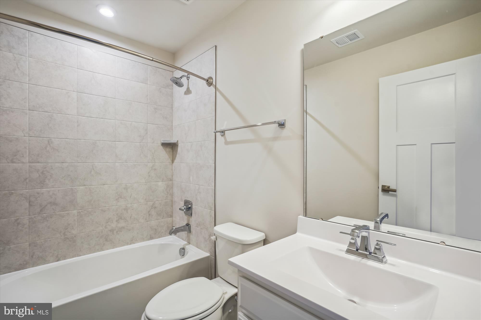 FOSTER'S GLEN - Residential Lease